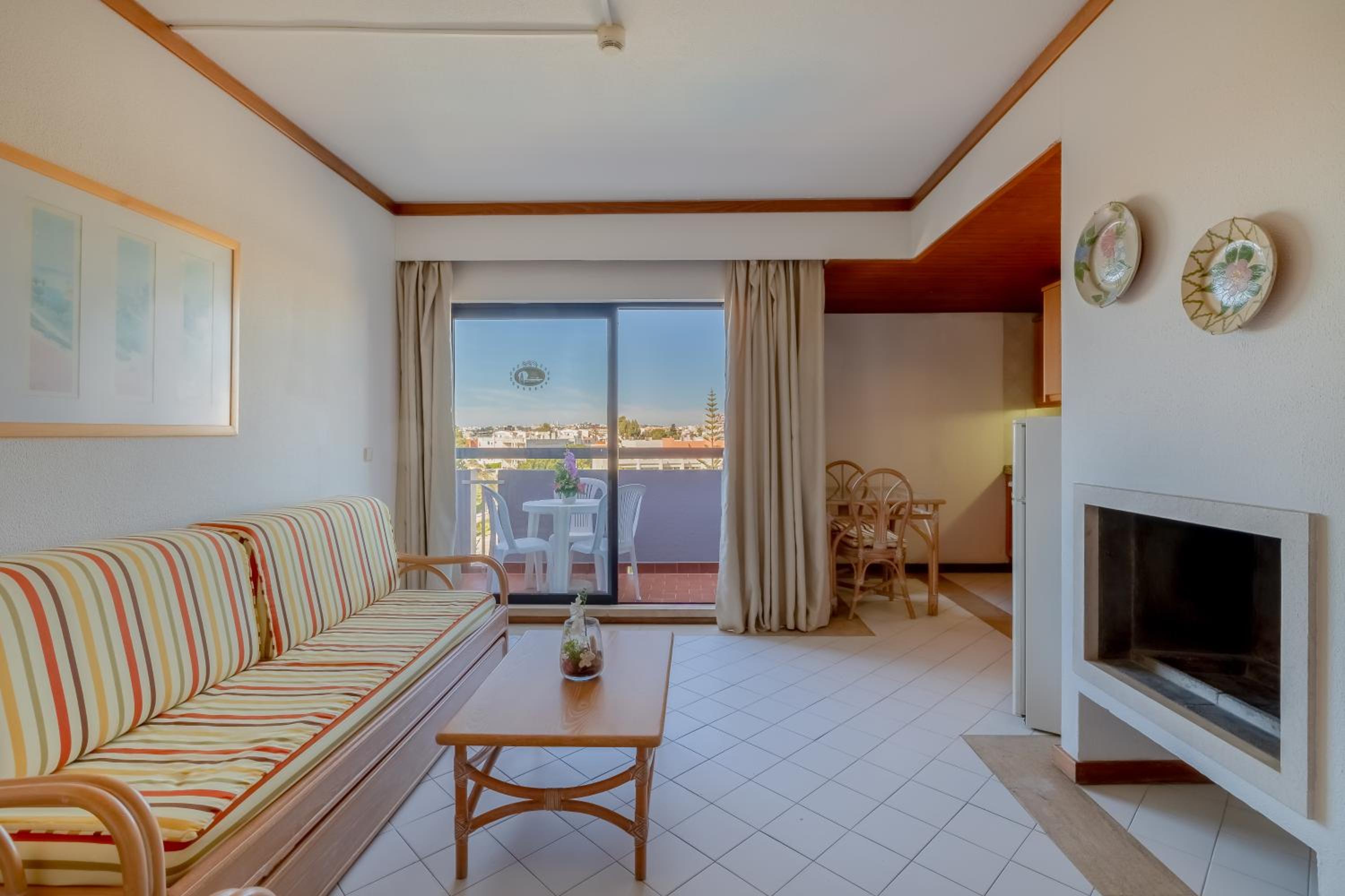 Superior One Bedroom Apartment – 2 Adults - Photo 3