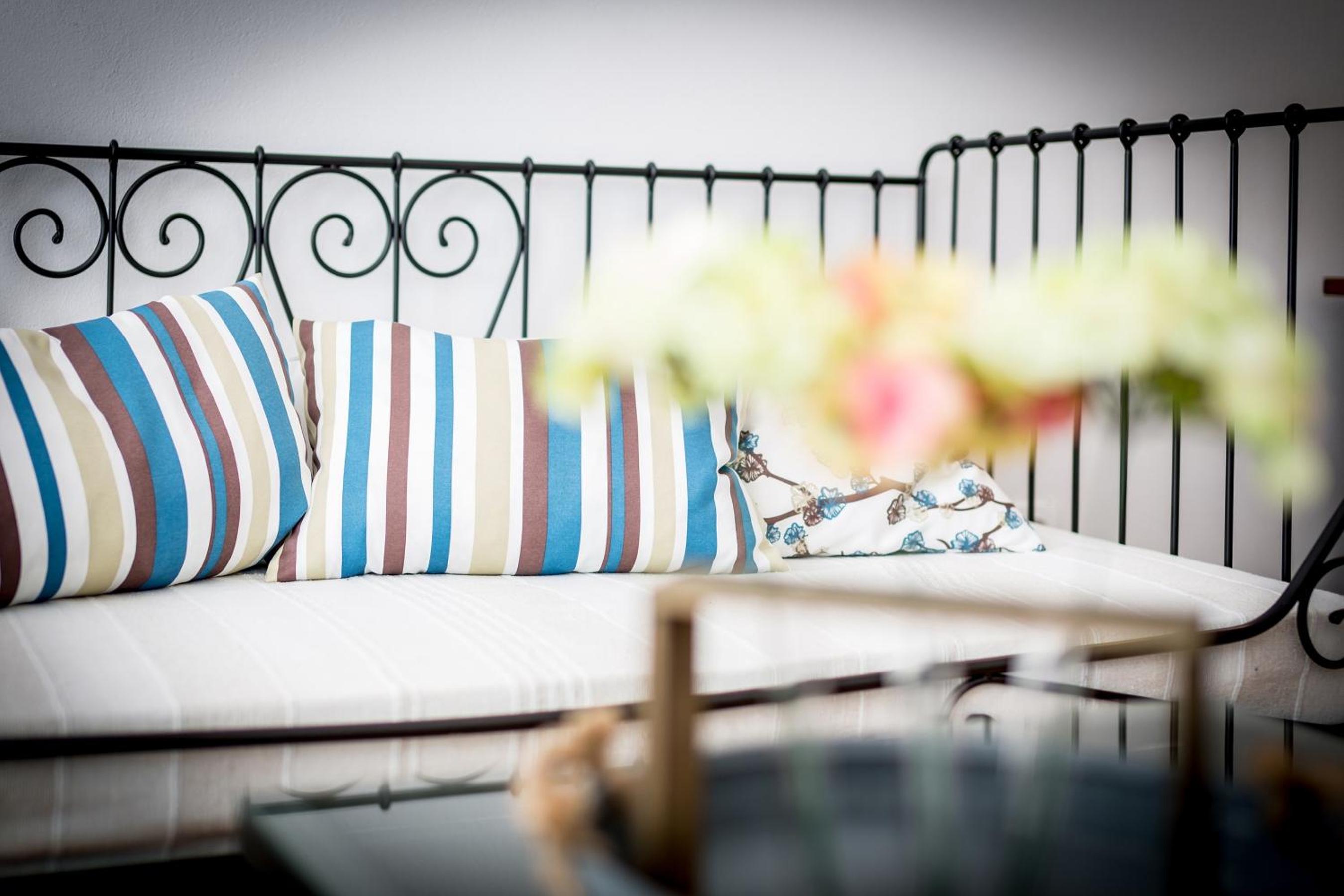 Studio Apartment with Garden View photo 2