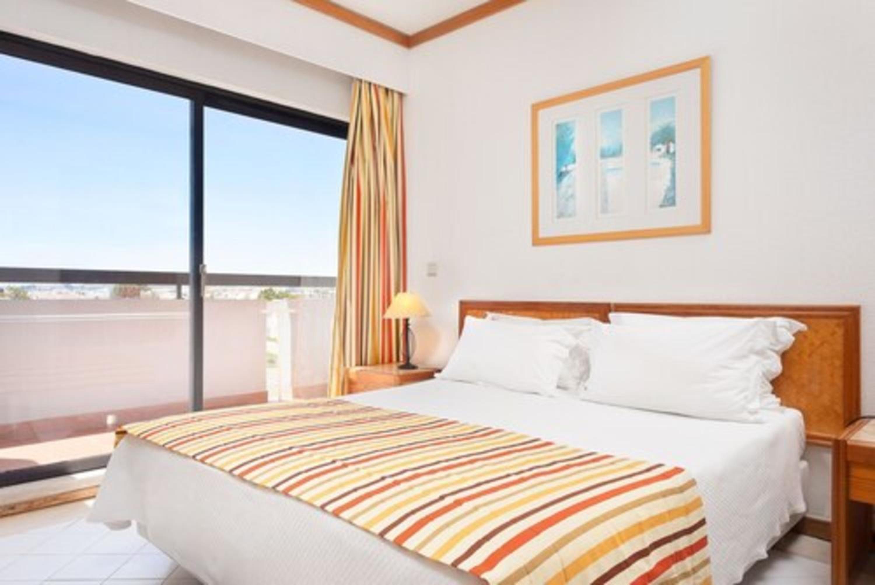 Superior One Bedroom Apartment – 2 Adults - Photo 1