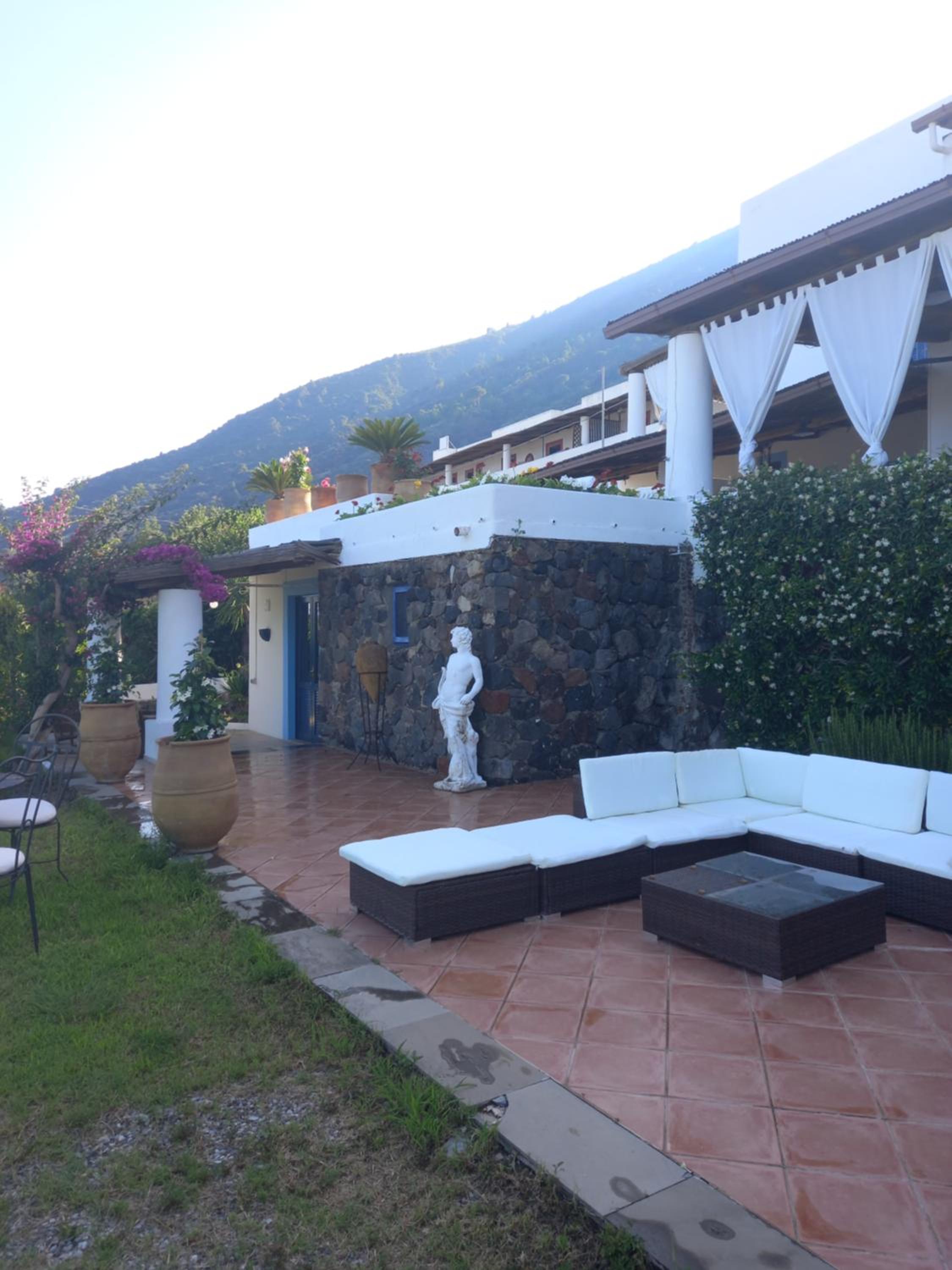 Family Room With Terrace photo 3