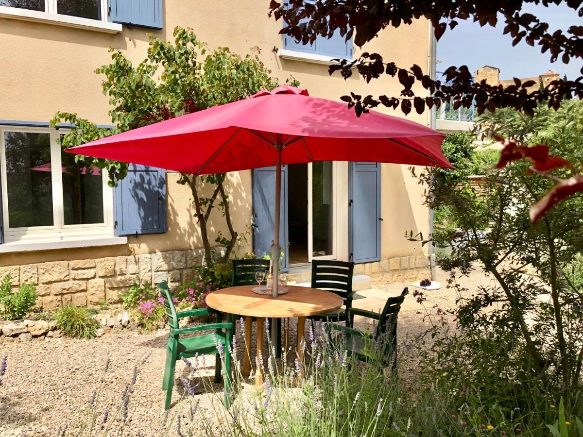 Apartment with Garden View