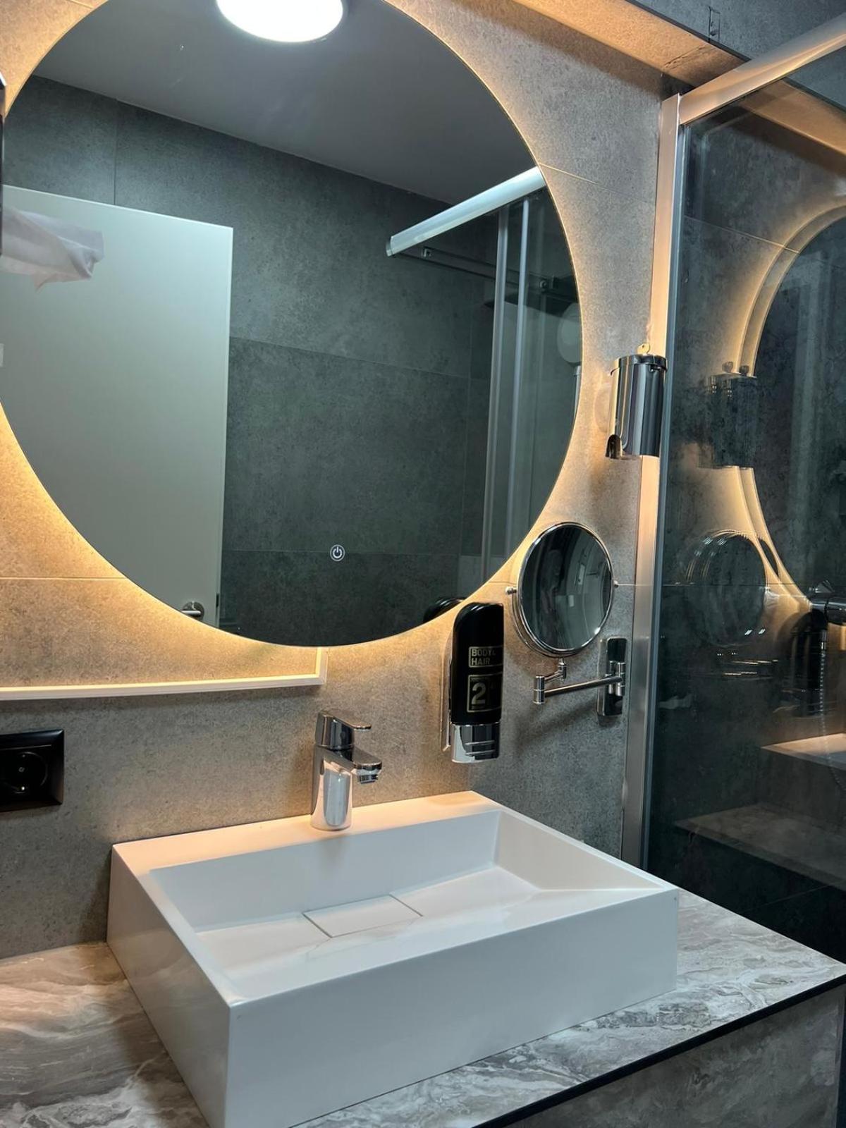 Deluxe Single Room with Balcony photo 2