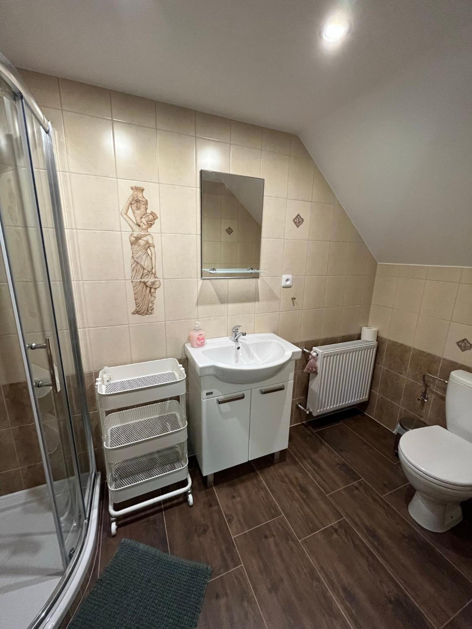 Quadruple Room with Private Bathroom photo 3
