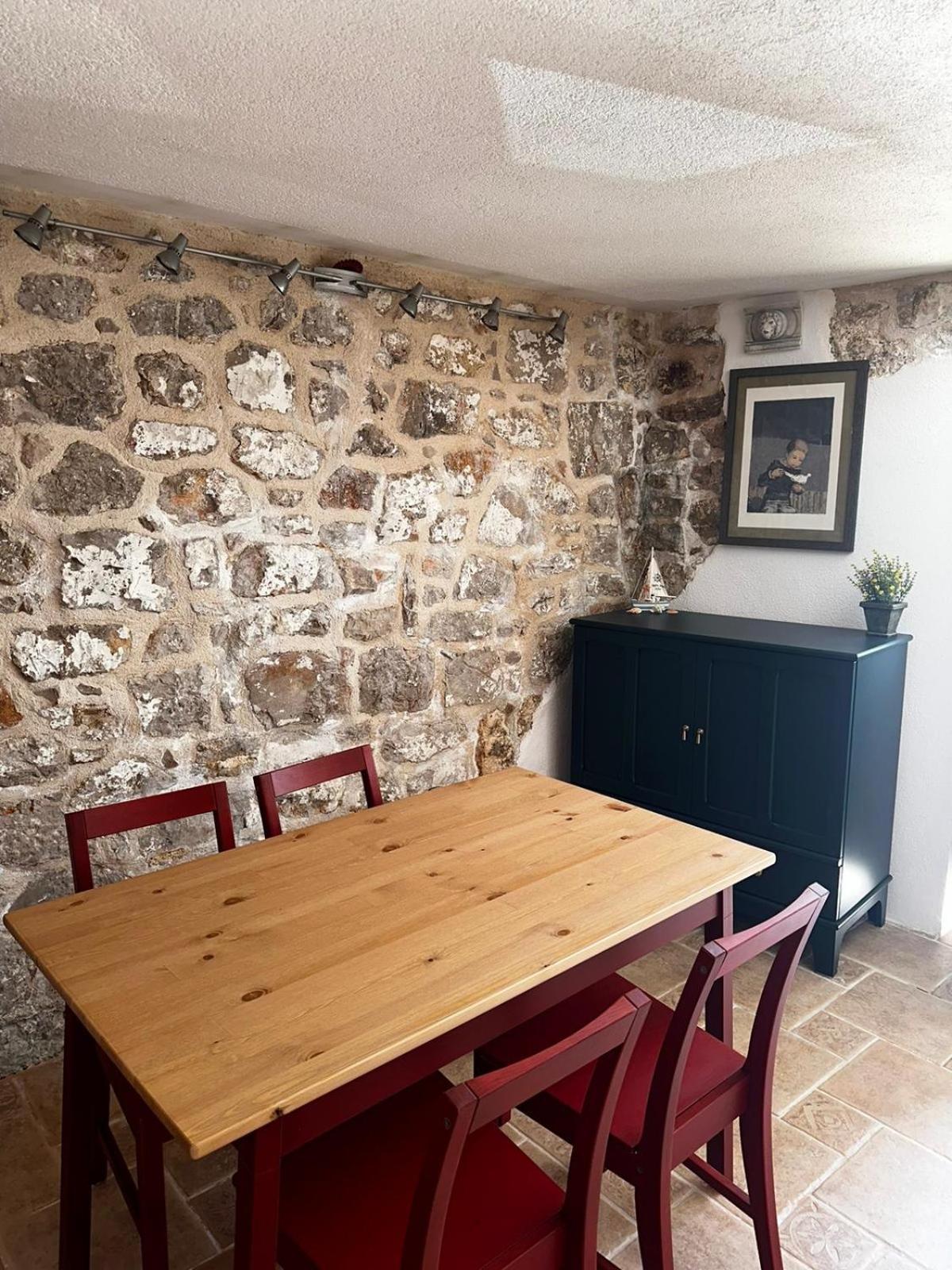 One-Bedroom House photo 2