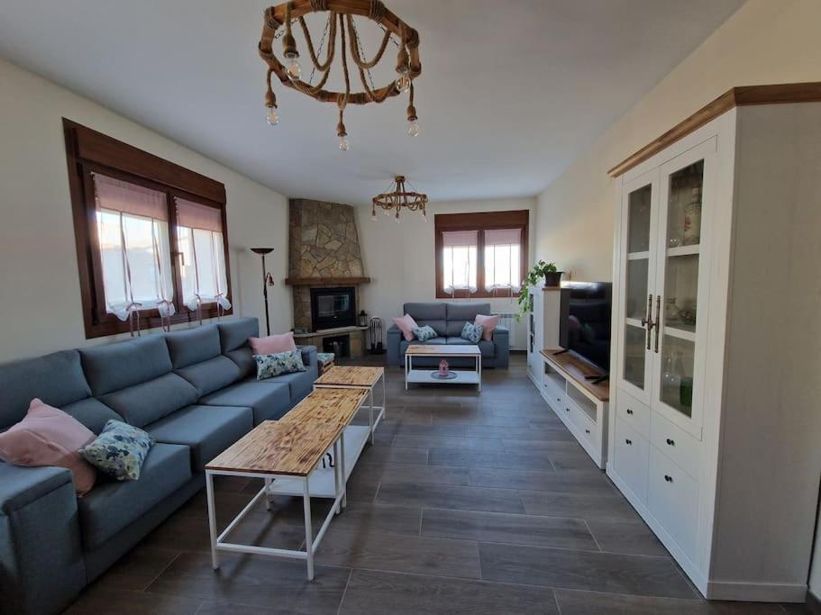 Four-Bedroom House photo 3