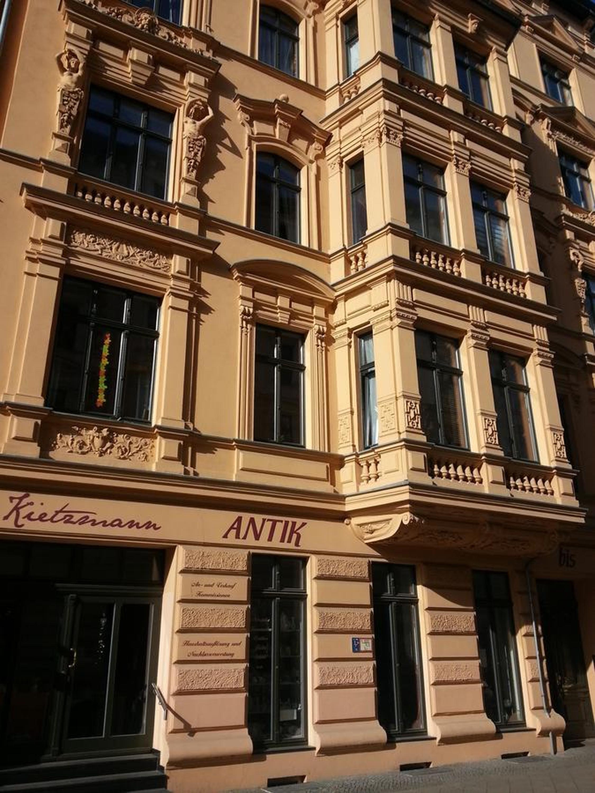 Studio with Terrace - Einsteinstraße 12  - Photo 3