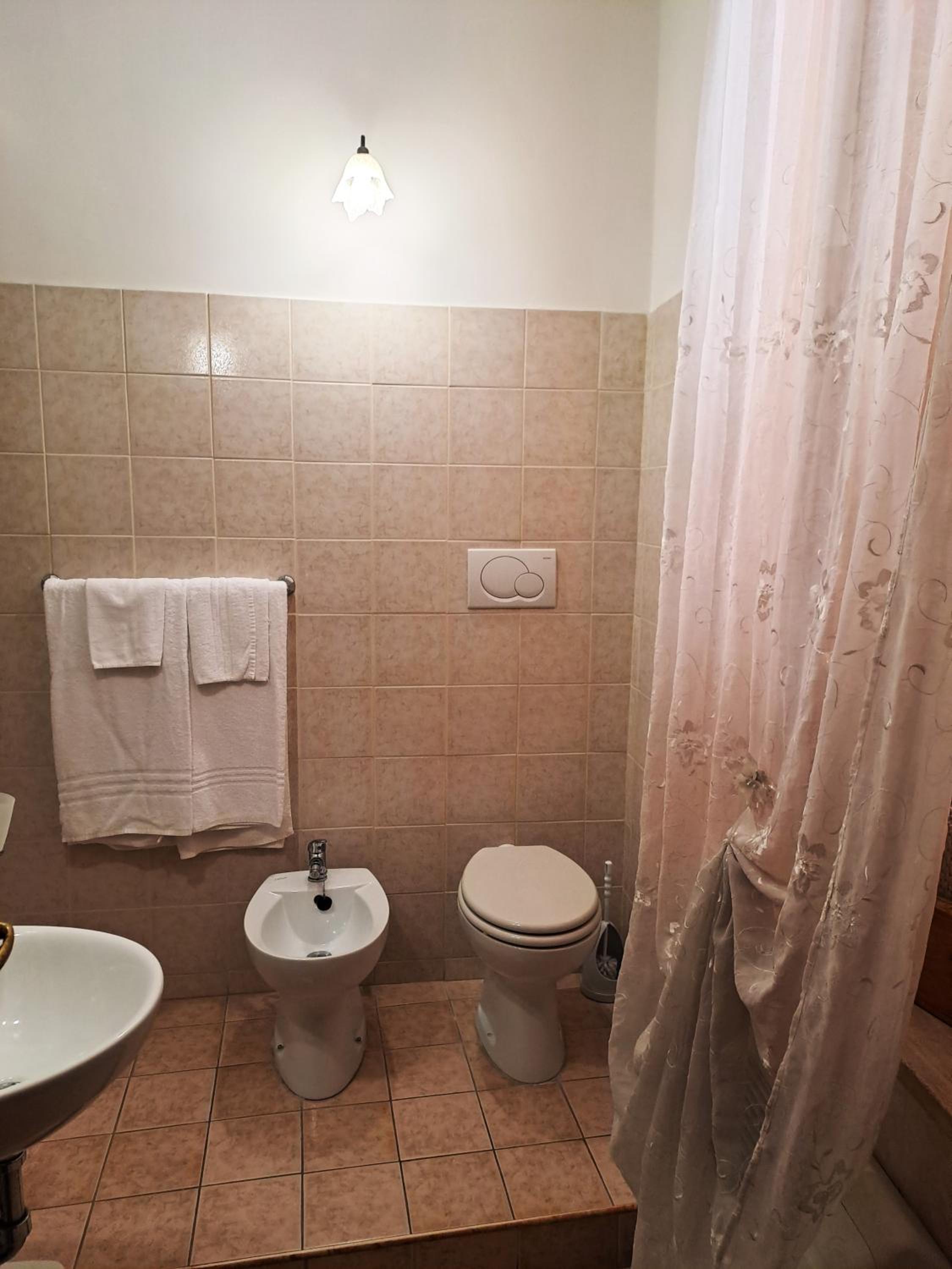 Large Double Room photo 3