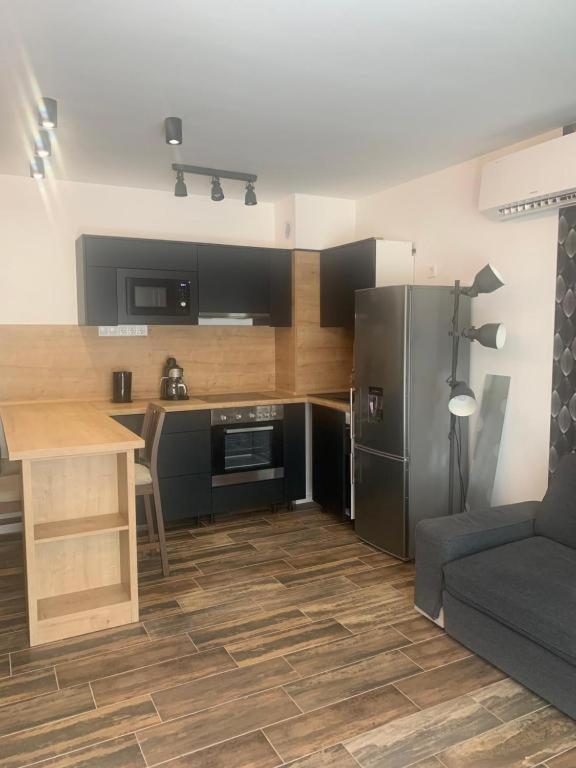 One-Bedroom Apartment - Photo 5