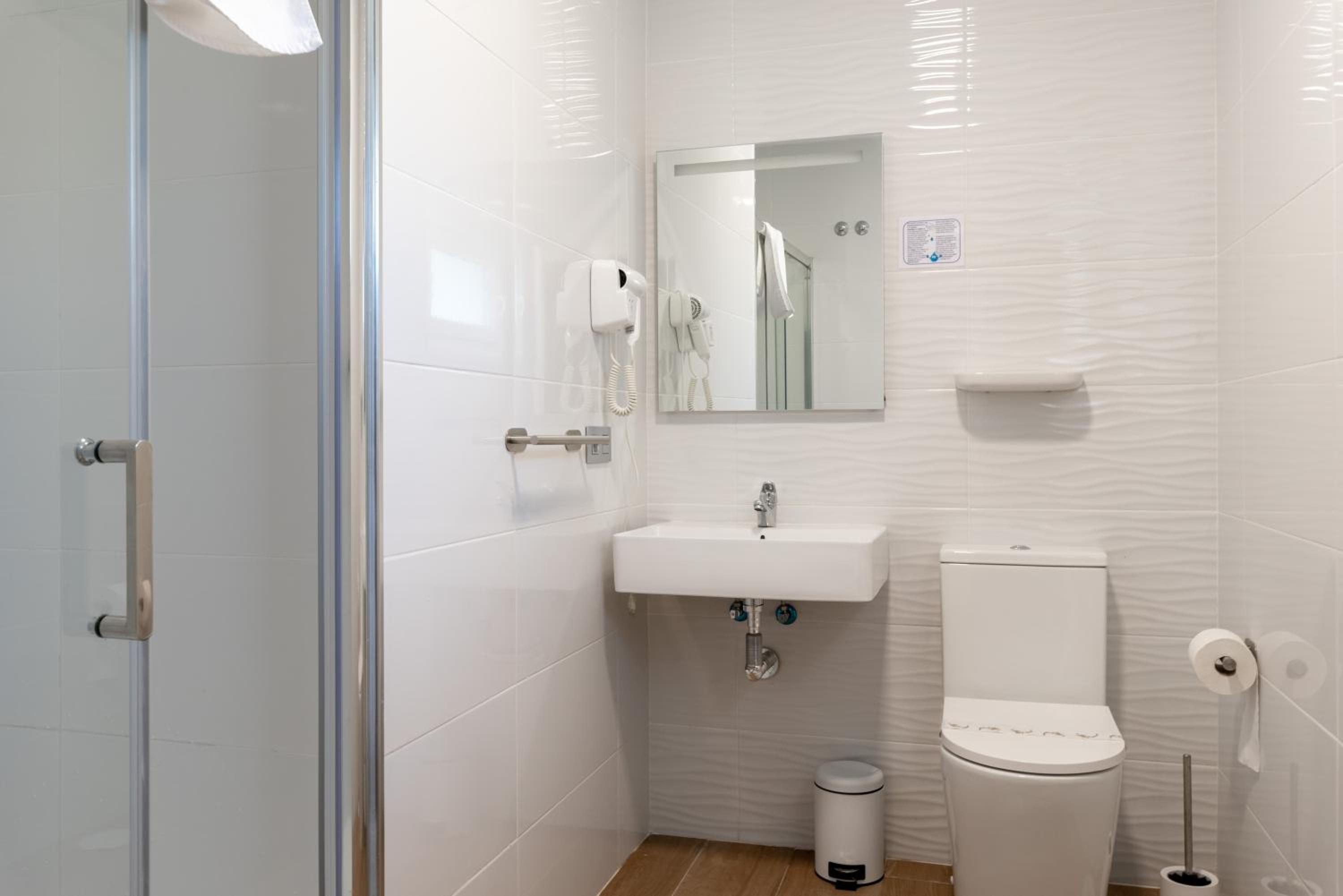 Double or Twin Room with Garden View photo 2