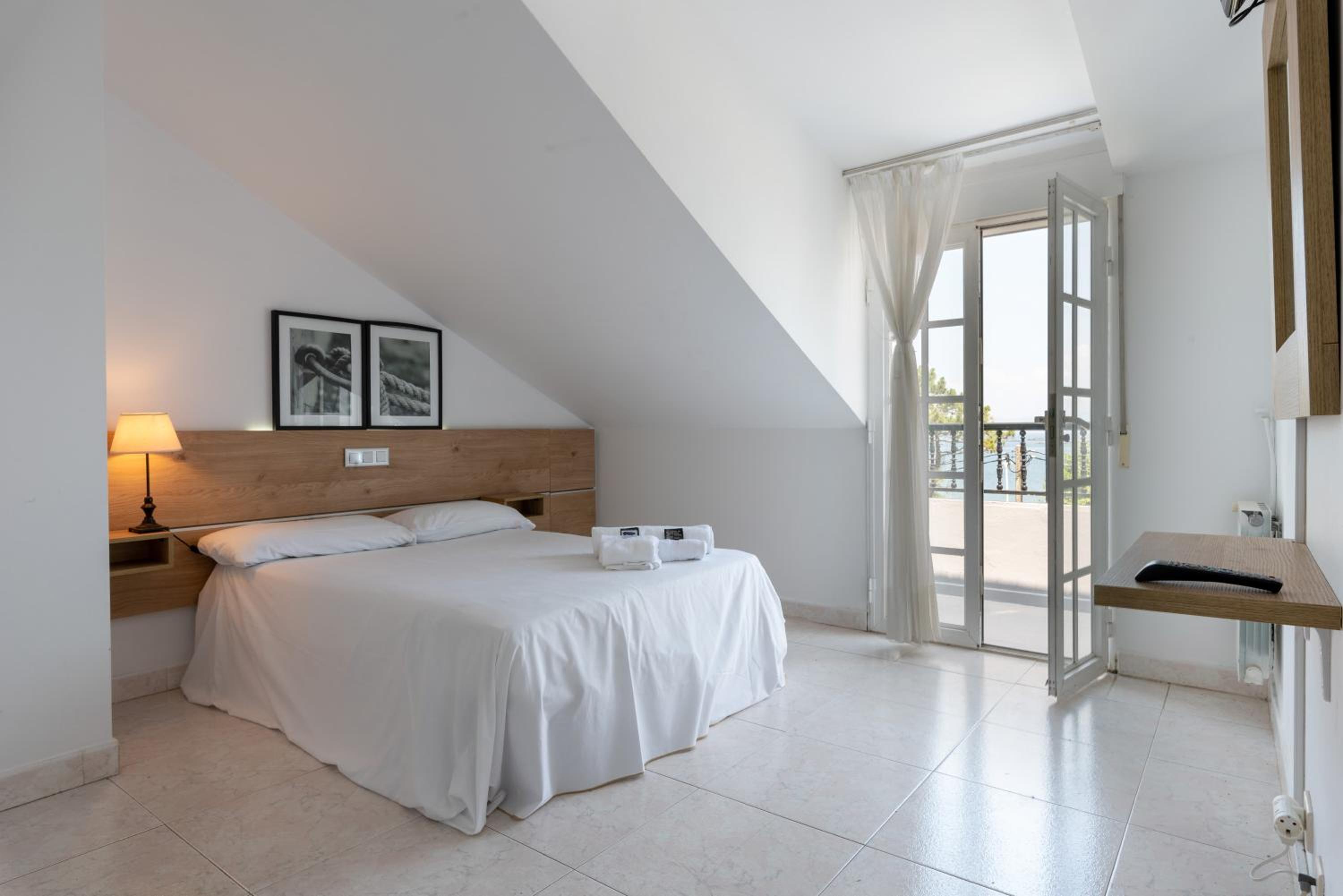 Double or Twin Room with Sea View