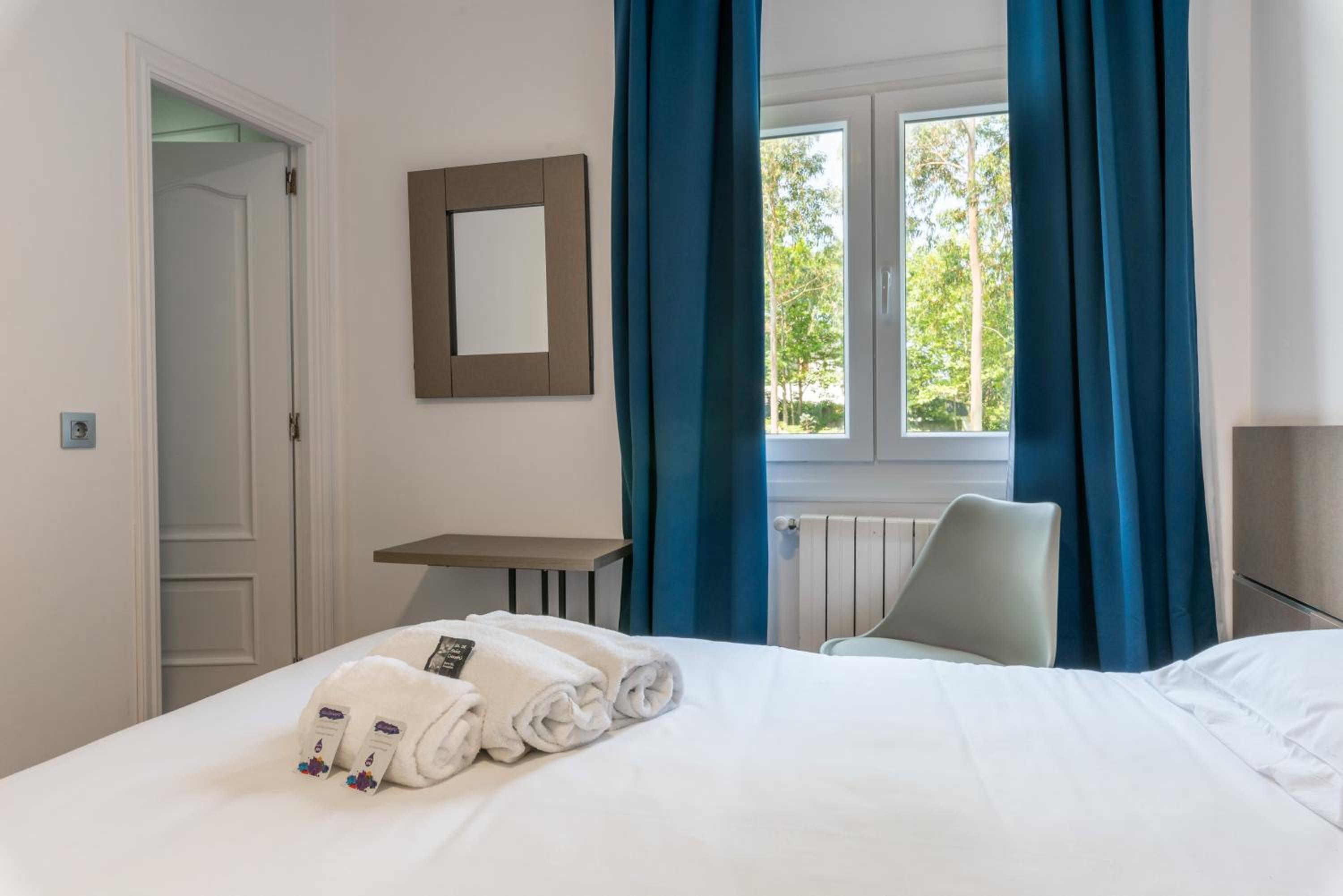 Double or Twin Room with Sea View photo 3