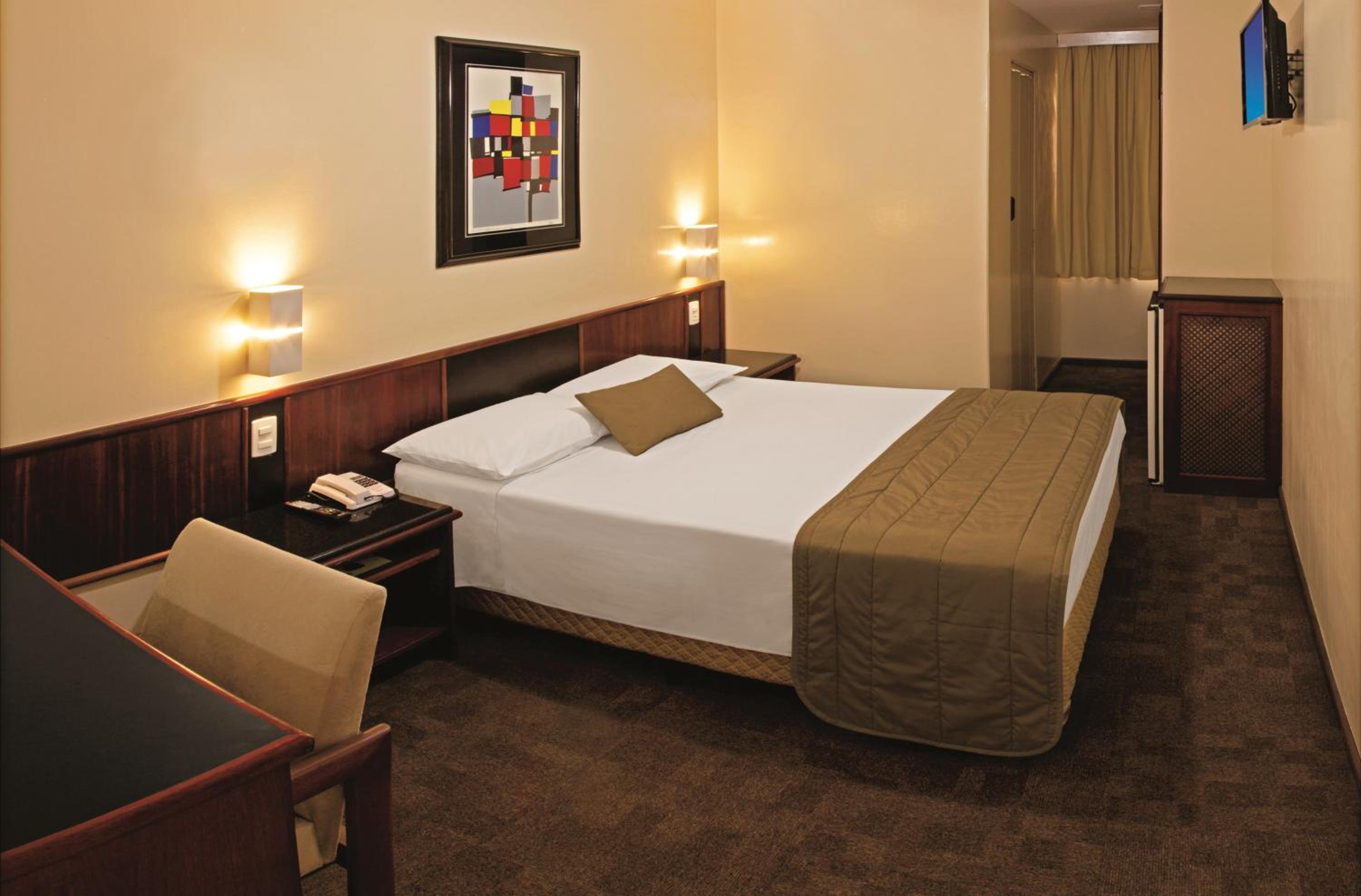 Superior Double Room with One Double Bed - Photo 2