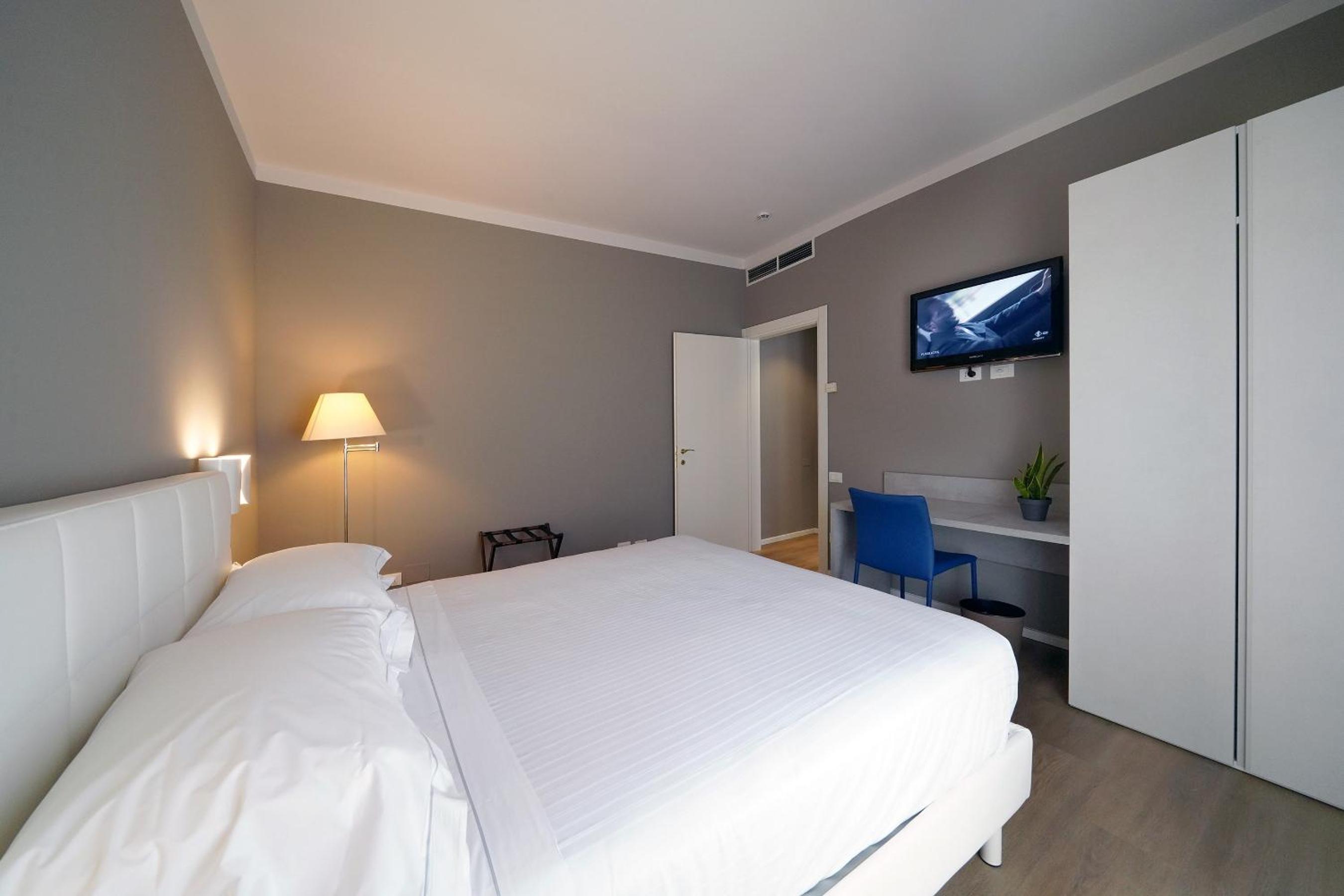 Classic Double Room - Photo 4