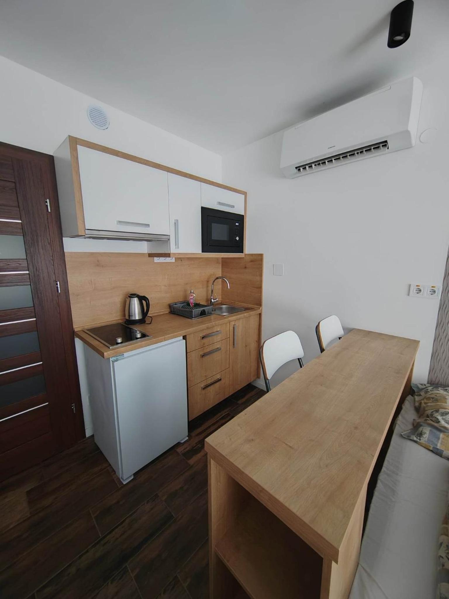 Deluxe Room (2 Adults + 1 Child) - Photo 4