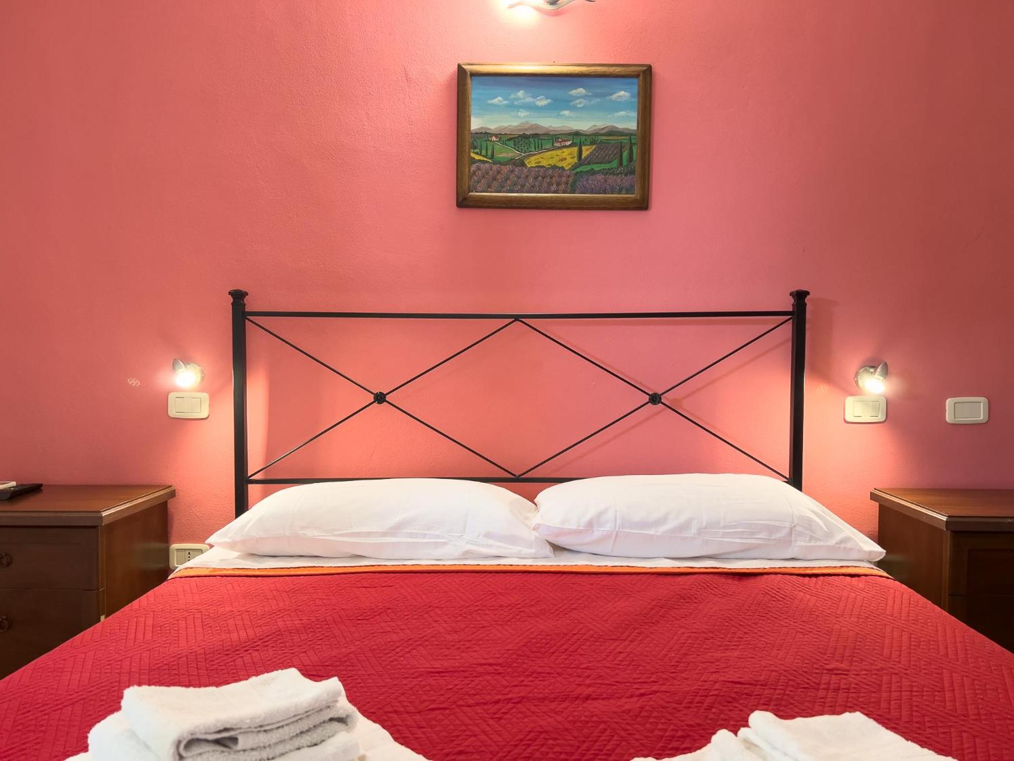 Small Double Room photo 2