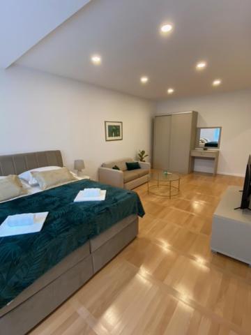 Deluxe Apartment photo 3