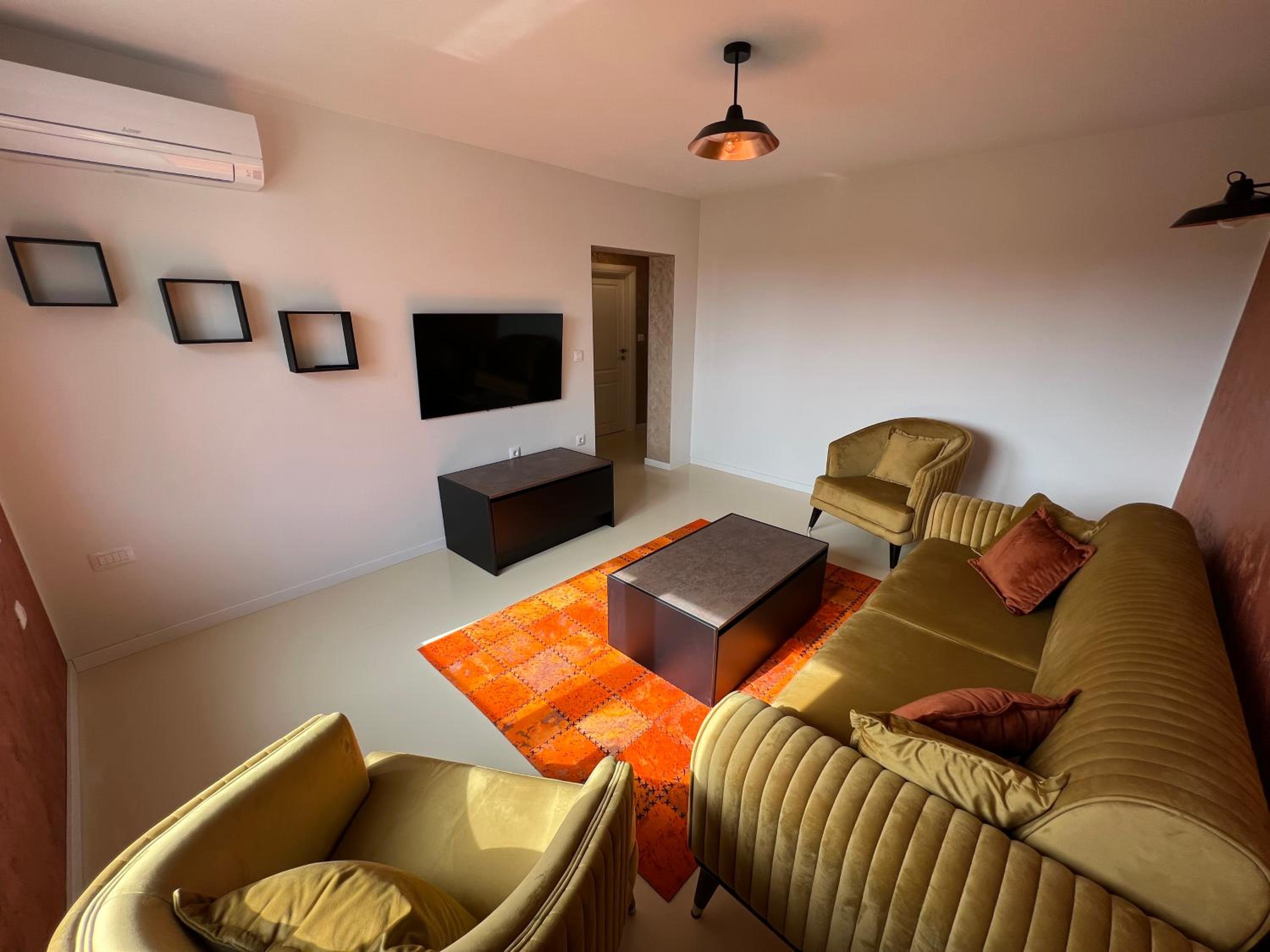 One-Bedroom Apartment