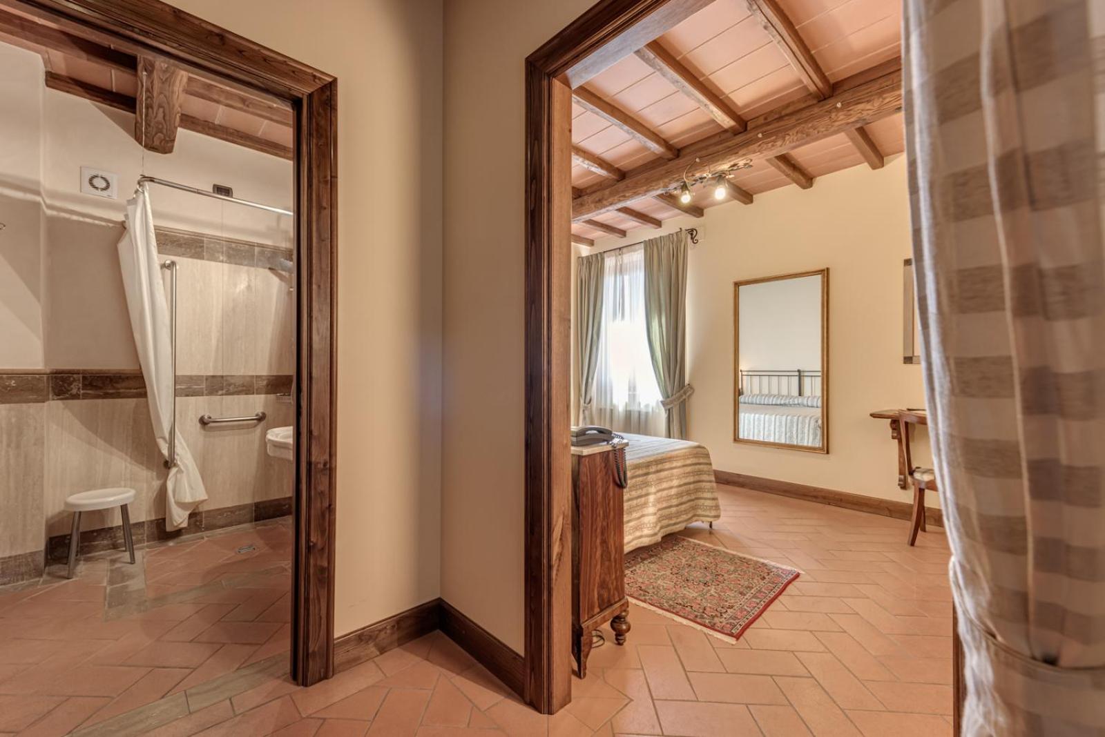 Double Room - Photo 11