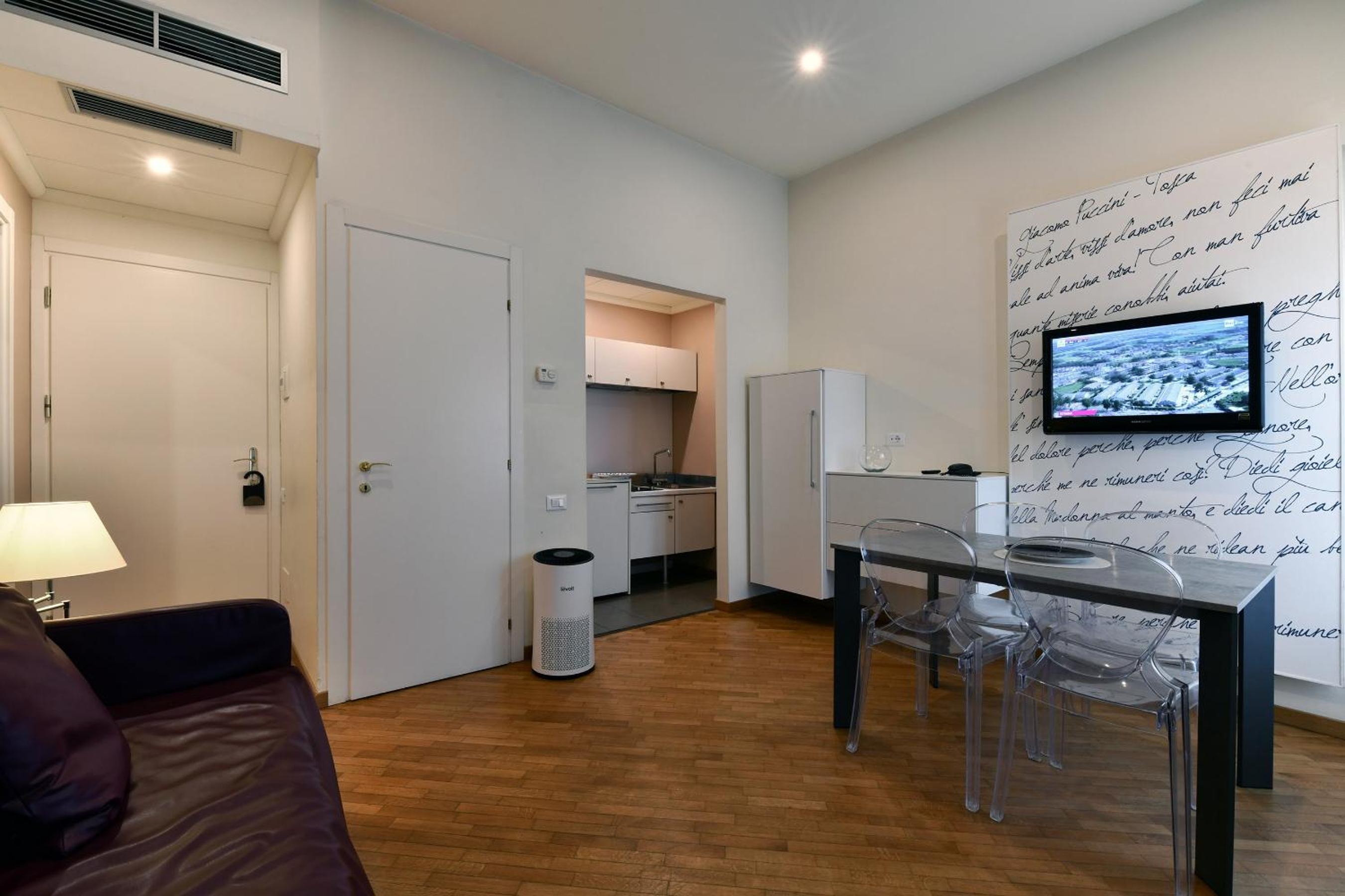 Junior Suite with Lateral Sea View - Photo 2