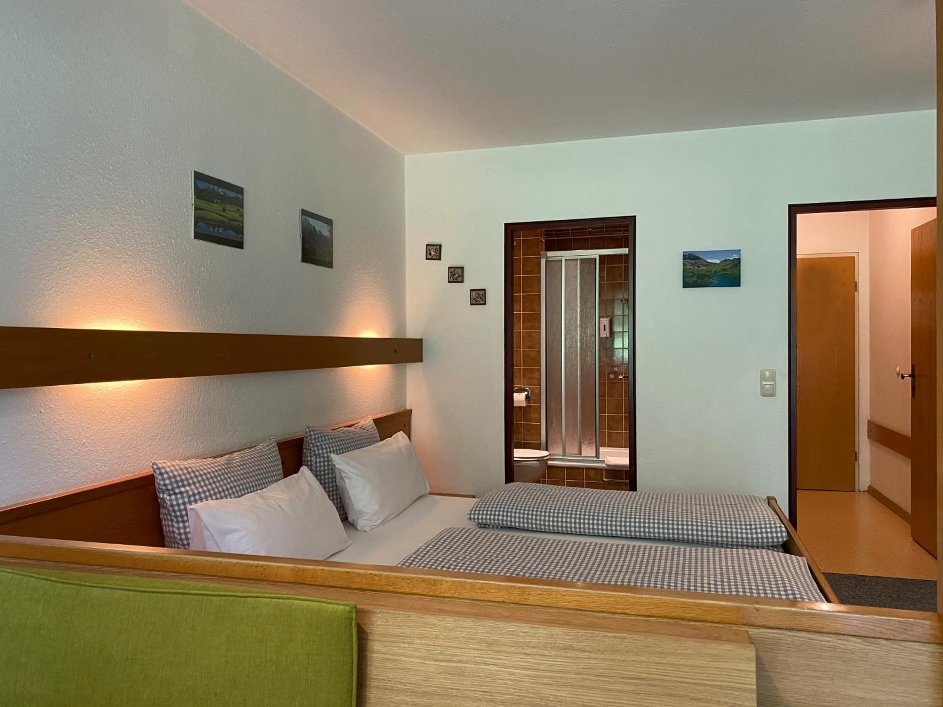 Double Room - Photo 17