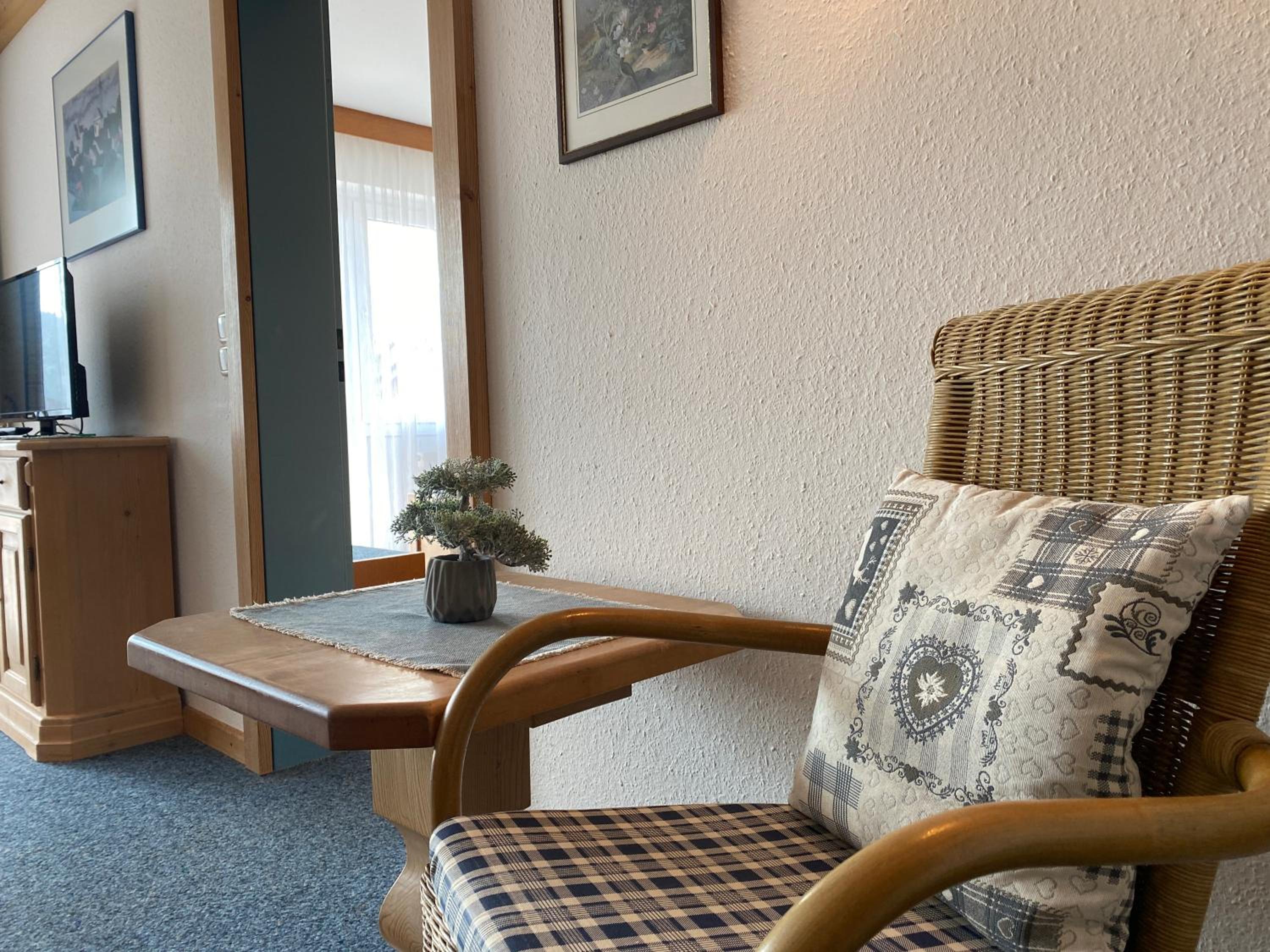 Apartment with Balcony - Photo 7