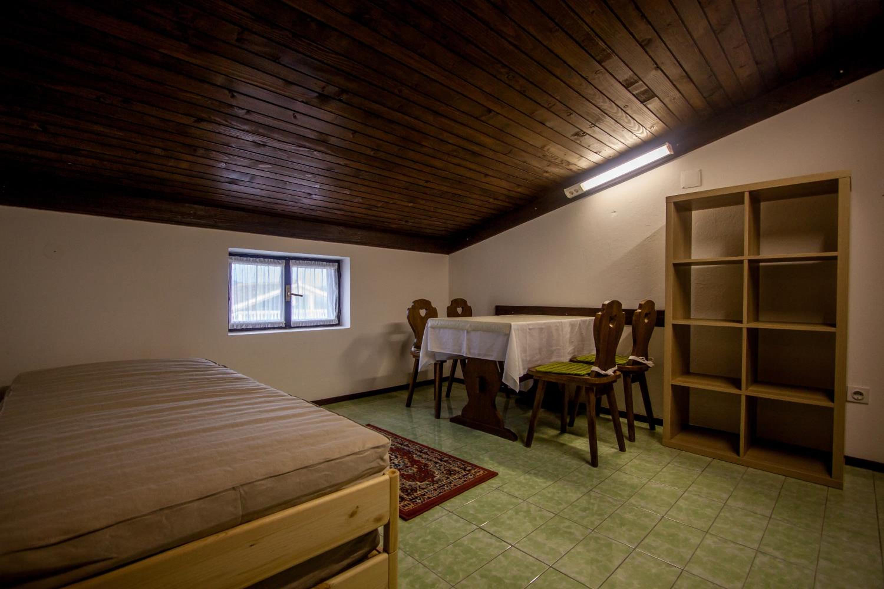 Apartment with Mountain View photo 3