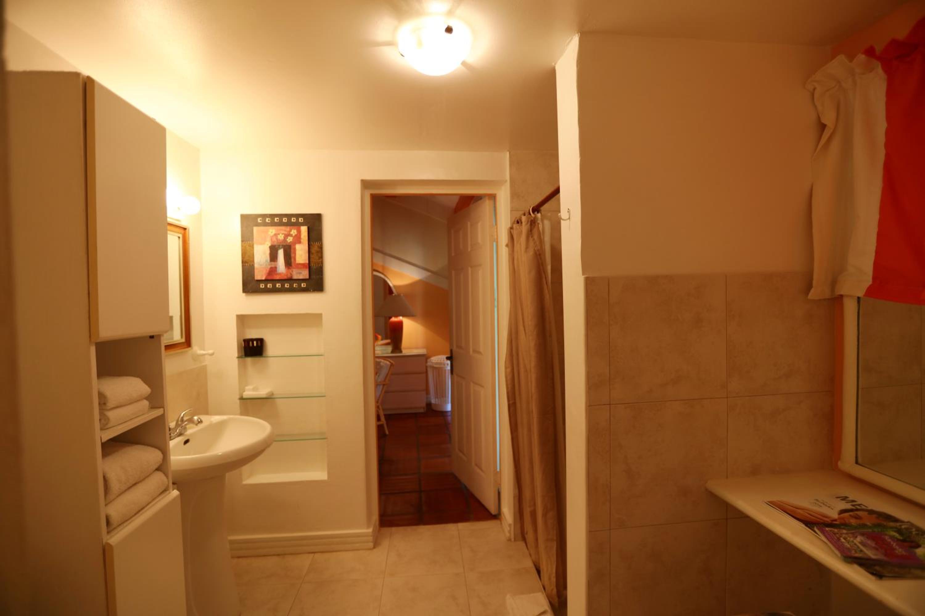 Two-Bedroom Apartment with Two Queen Beds