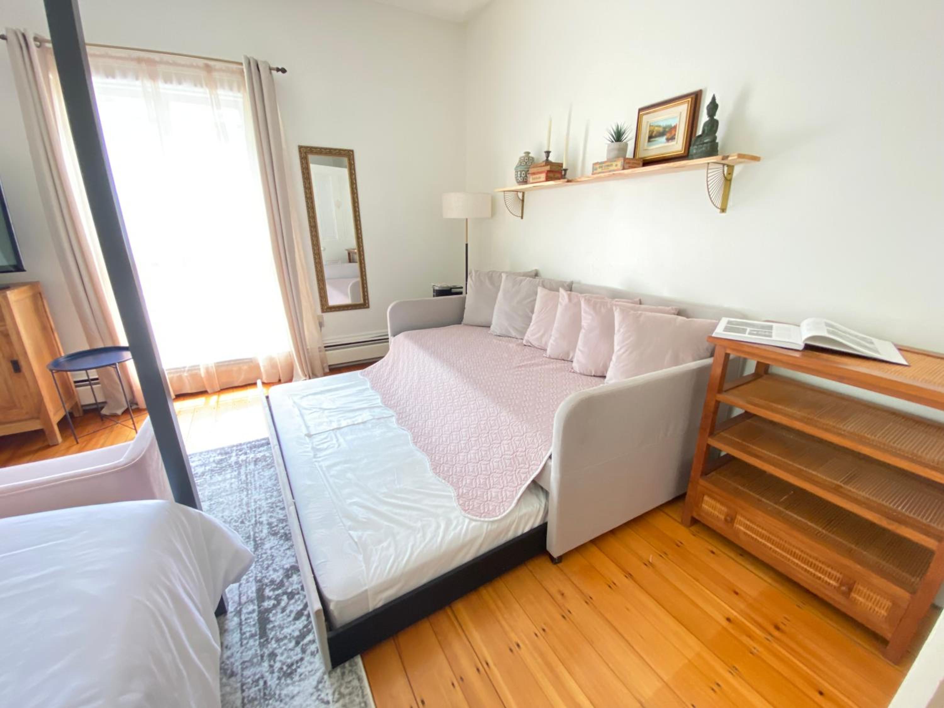 Deluxe Queen Room - Photo 2