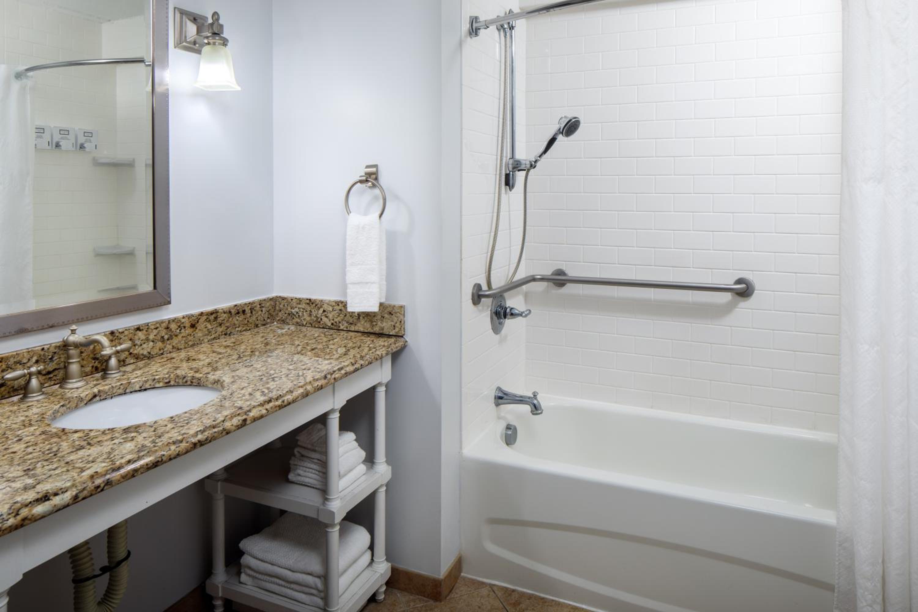 King Room - Disability Access - Photo 4