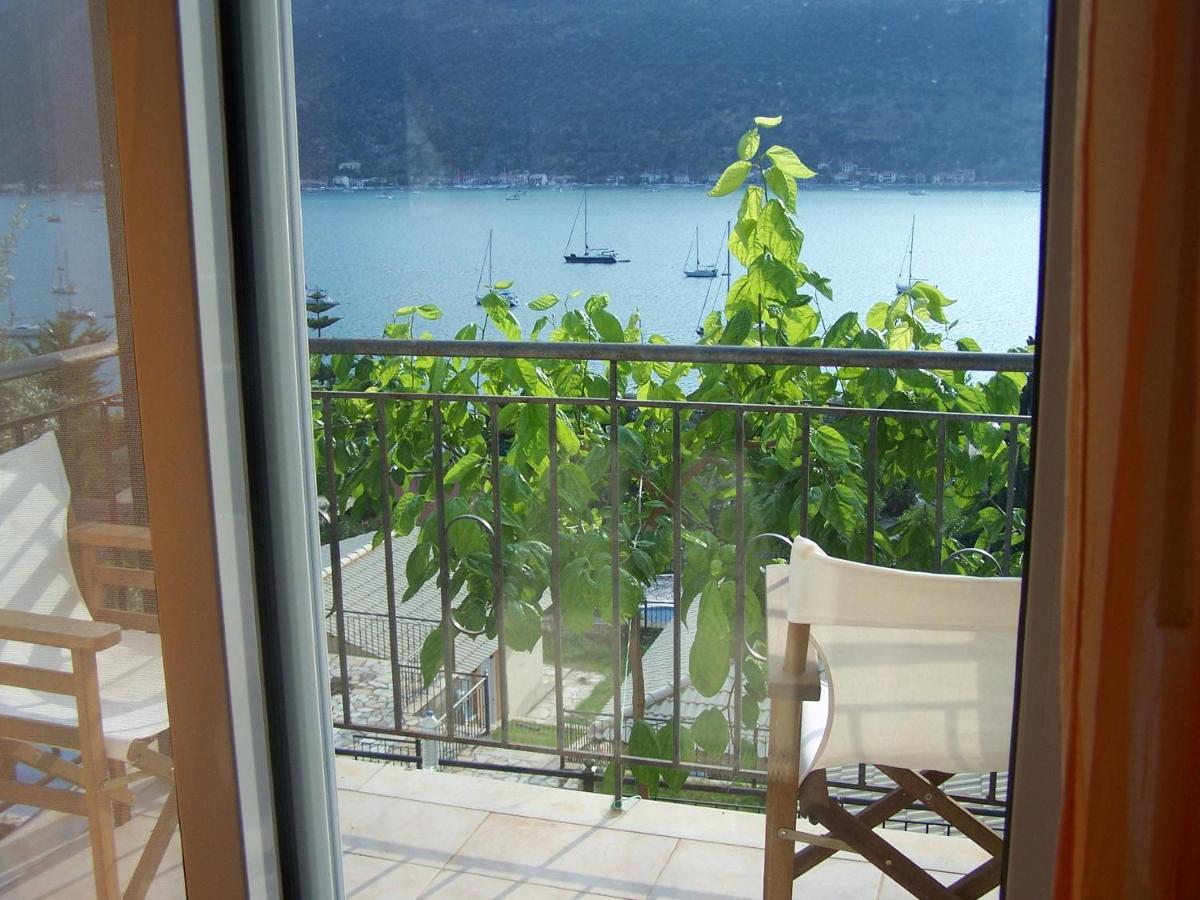Double Room with Balcony and Sea View photo 2