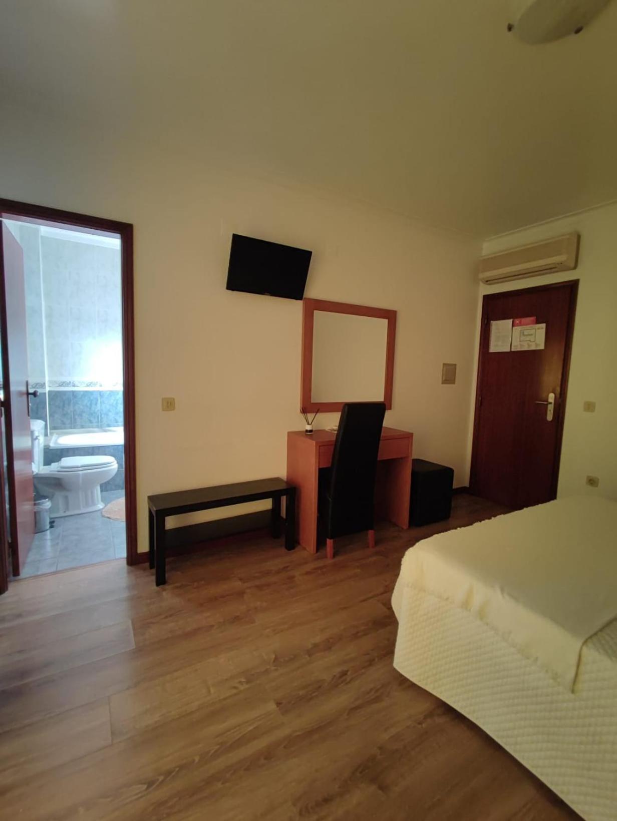 Double Room - Photo 3