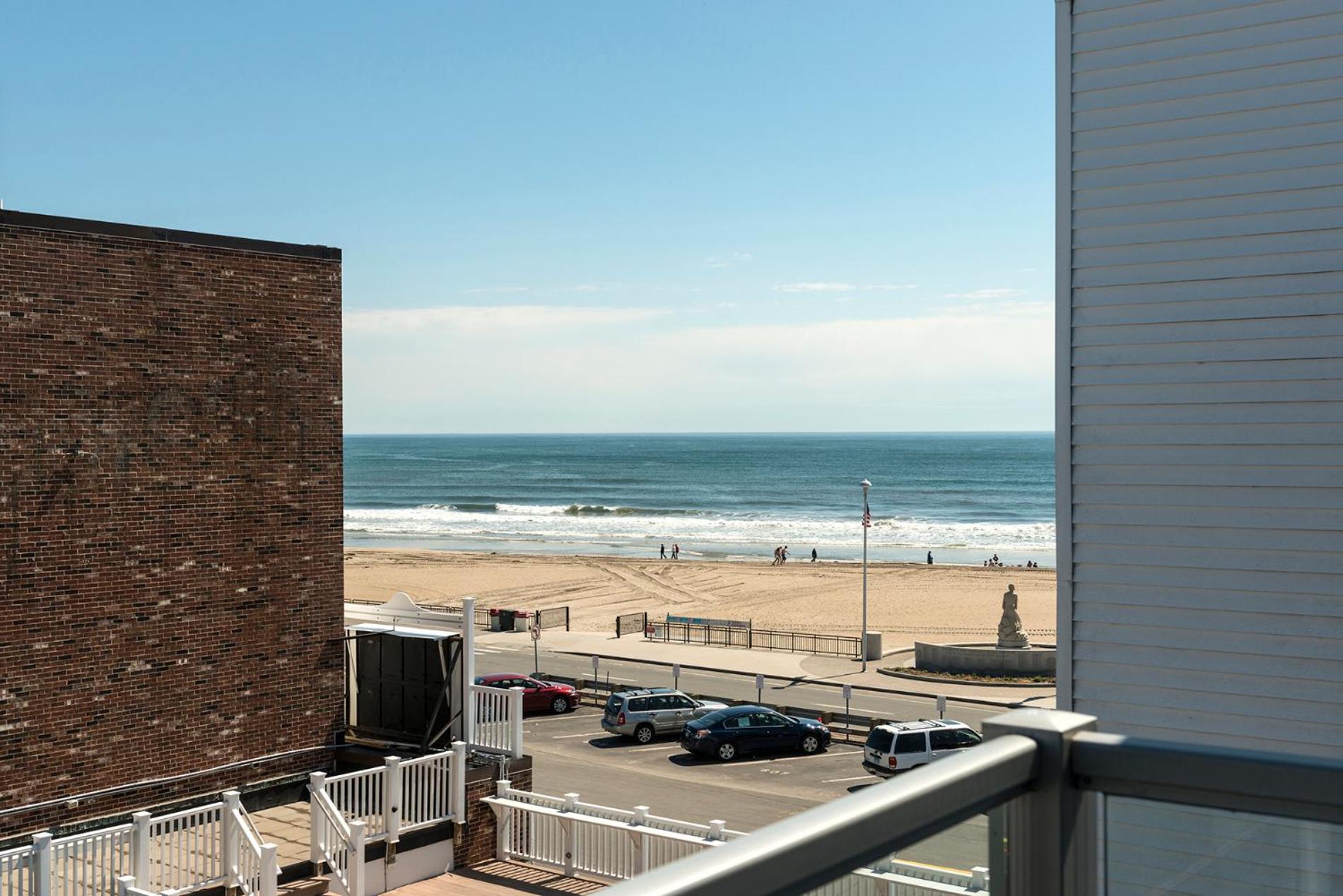 King Room with Partial Ocean View - Photo 4