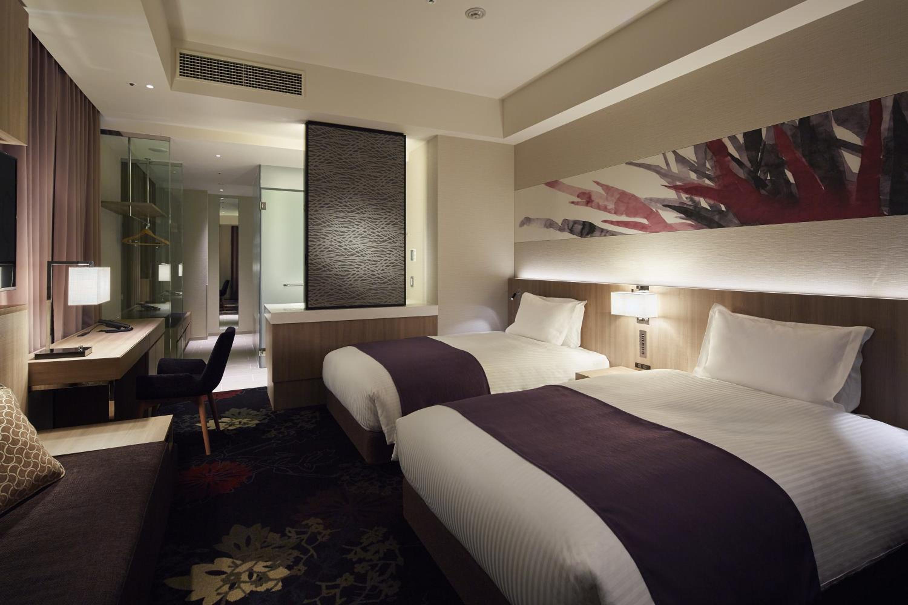 Deluxe Corner Twin Room