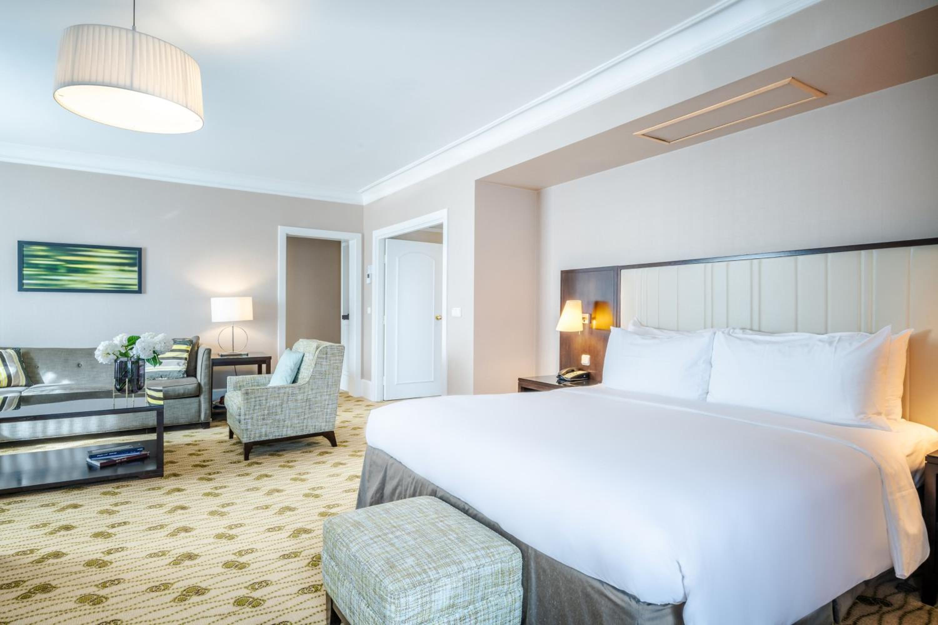 Presidential Suite thumbnail 6