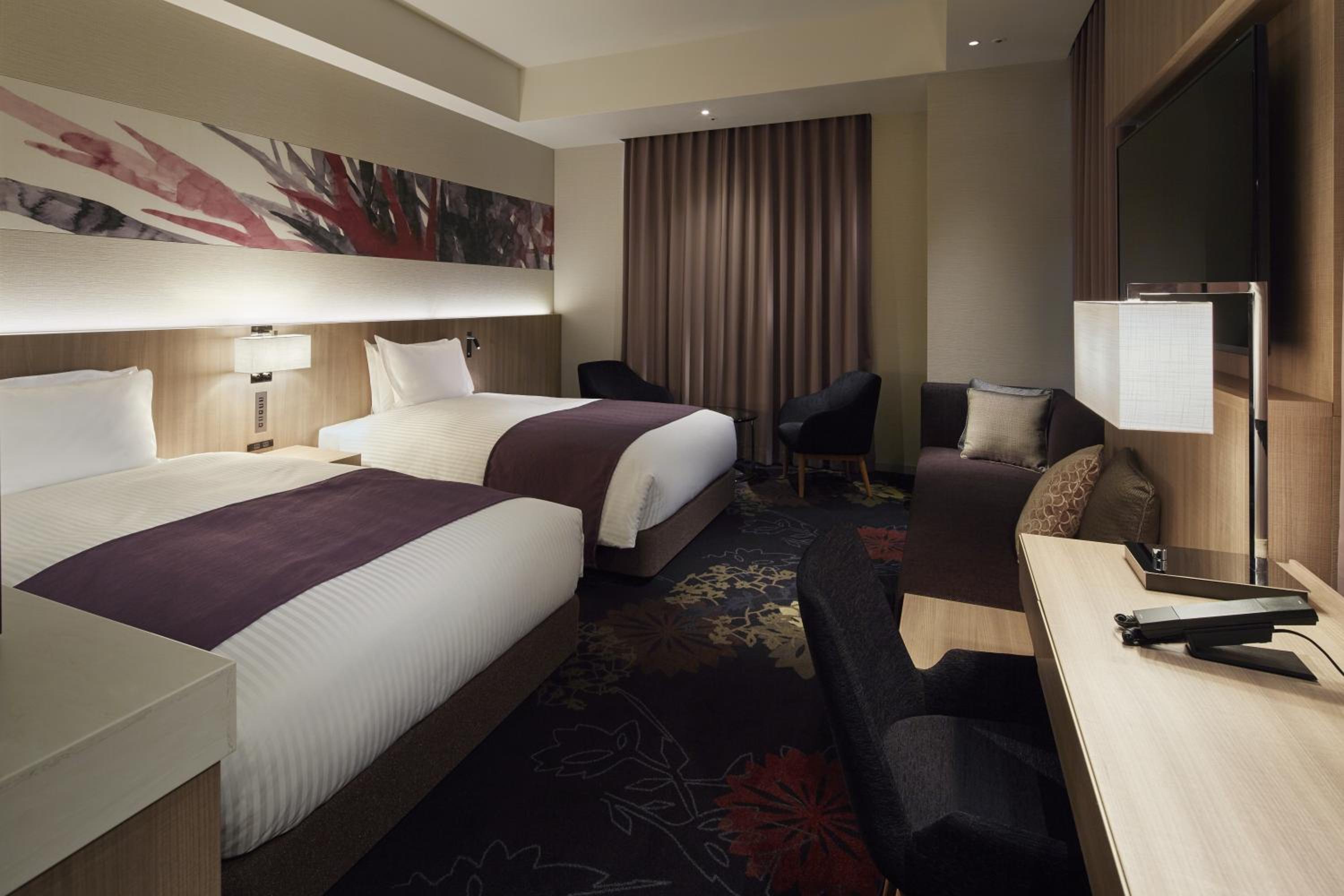 Deluxe Corner Twin Room