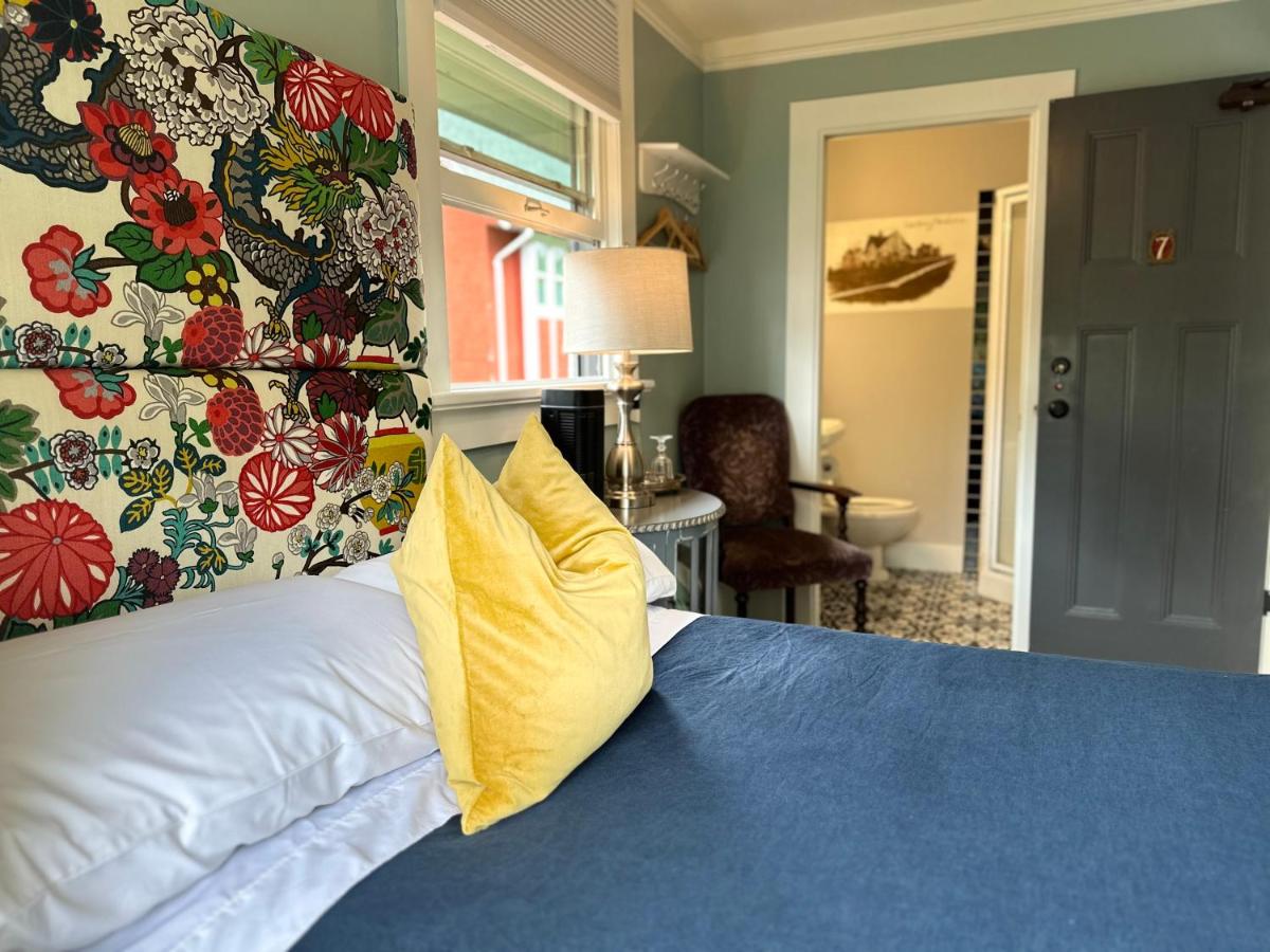 Small Single Room photo 1