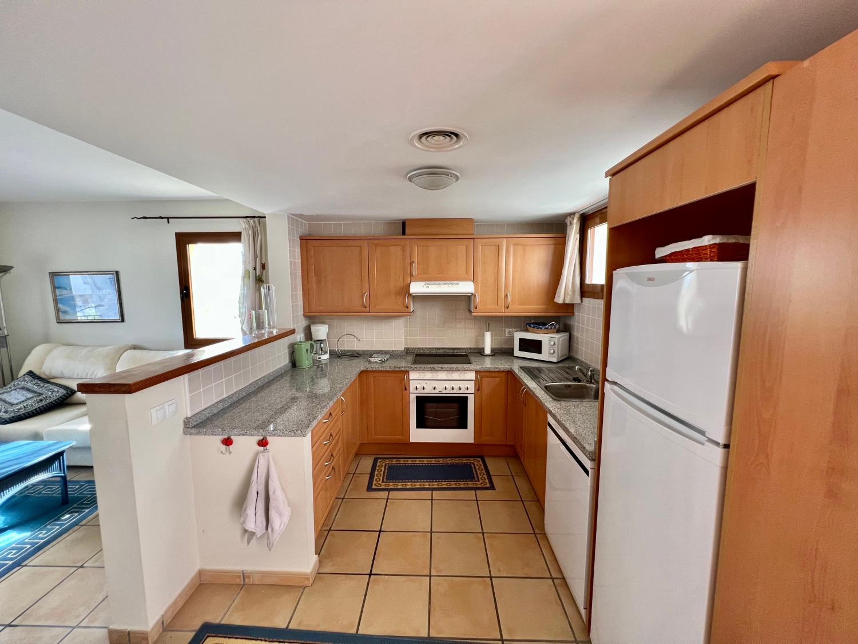 Apartment with Balcony photo 3