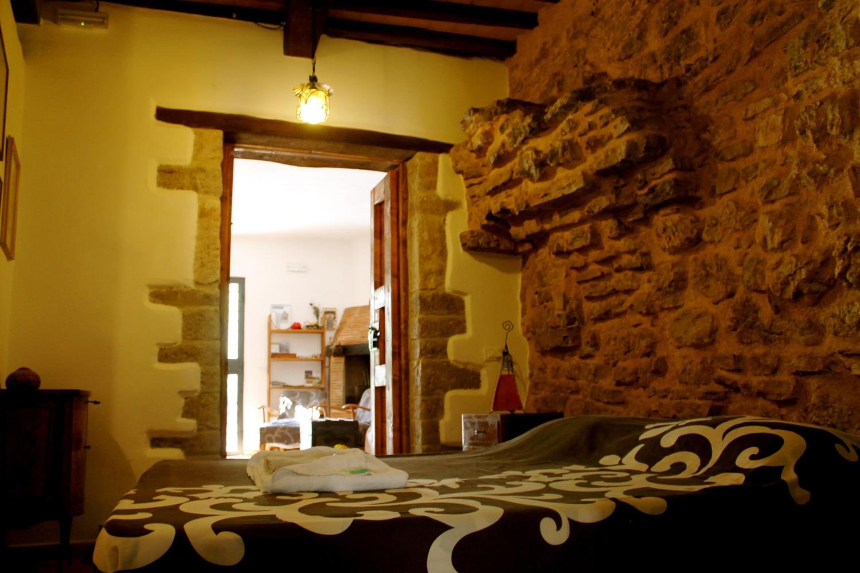 Two-Bedroom Apartment with Terrace - Photo 3