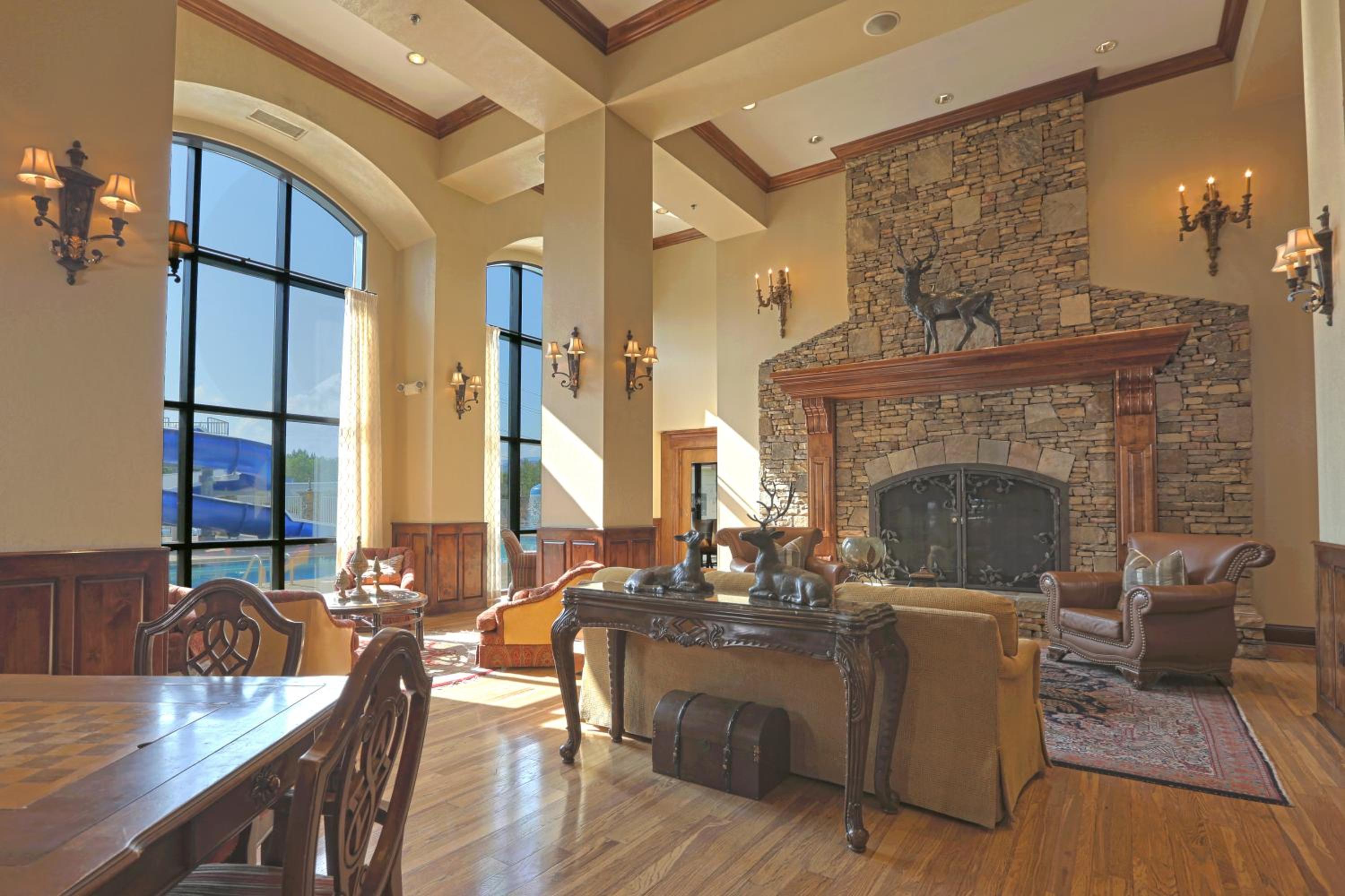 Premier King with Mountain and Water Park View - Inn - Photo 5