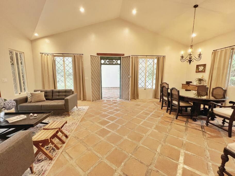 Four-Bedroom House photo 3