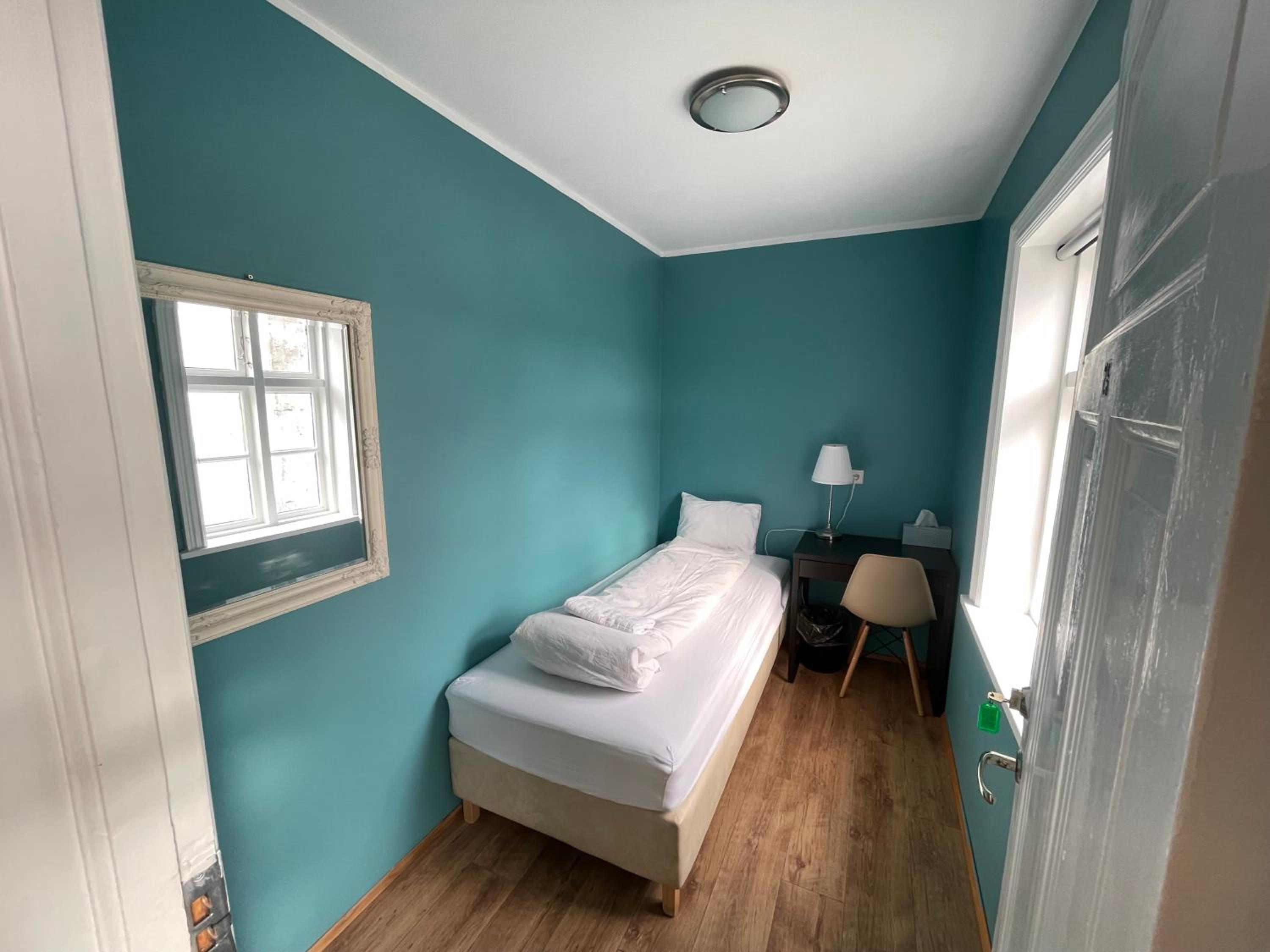 Single Room with Shared Bathroom photo 1