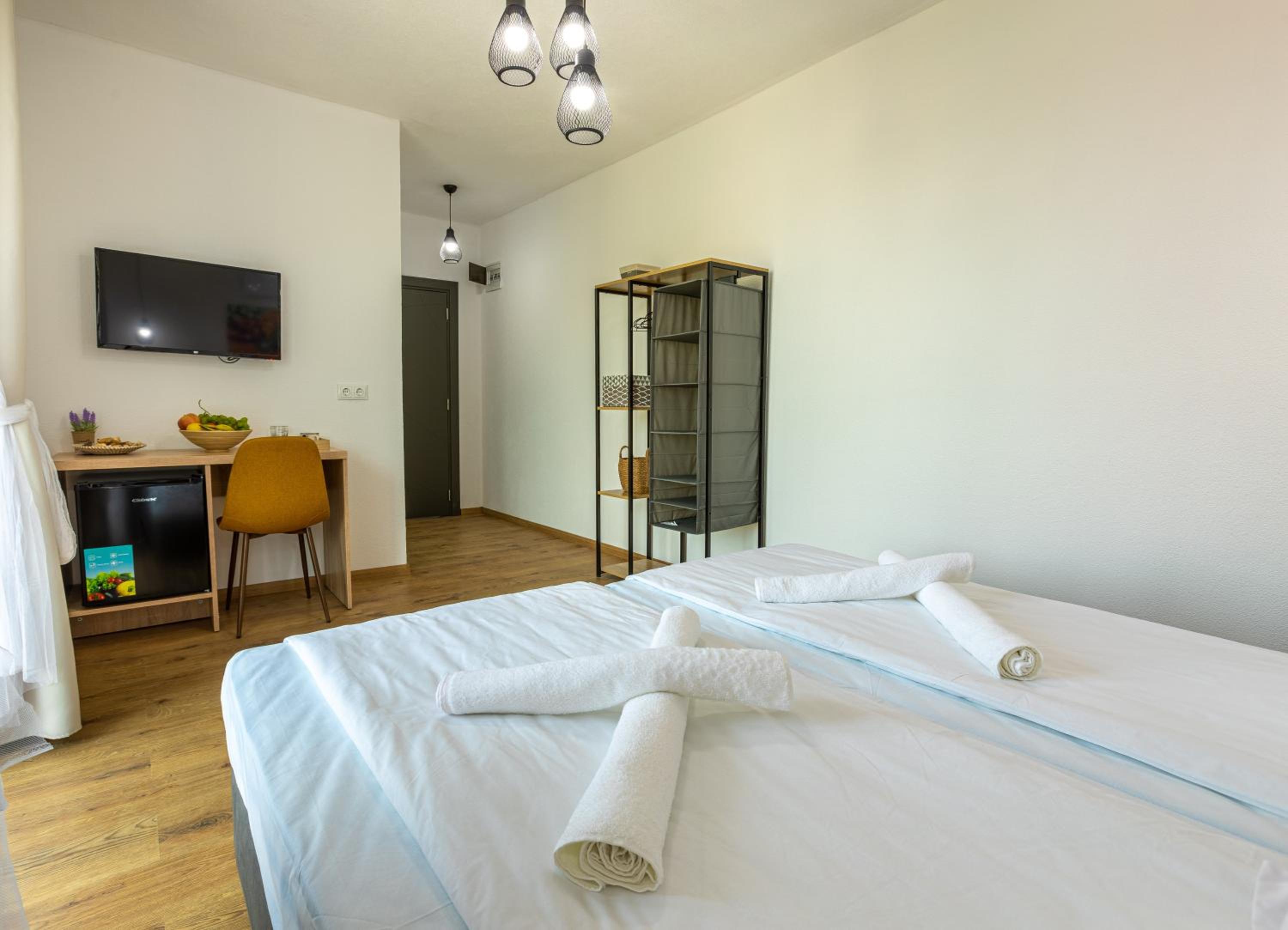 Deluxe Double Room with Balcony photo 3