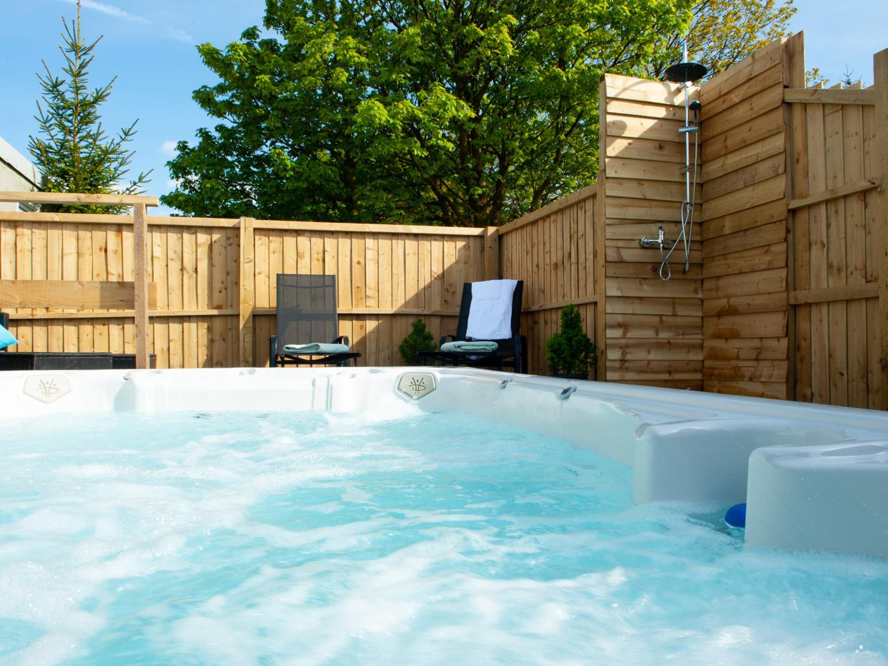 Double Room with Private Bathroom - Photo 2