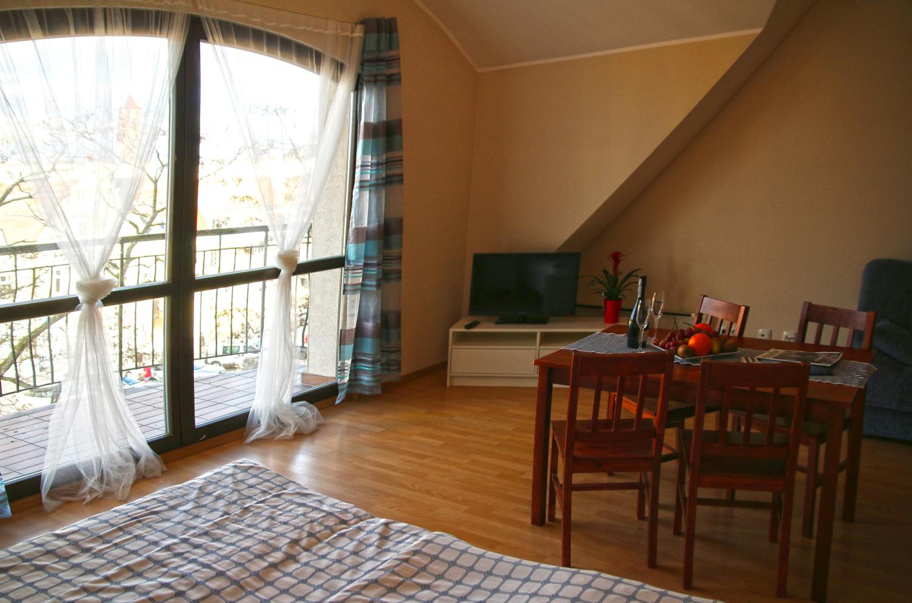 Apartment with Balcony - Photo 26