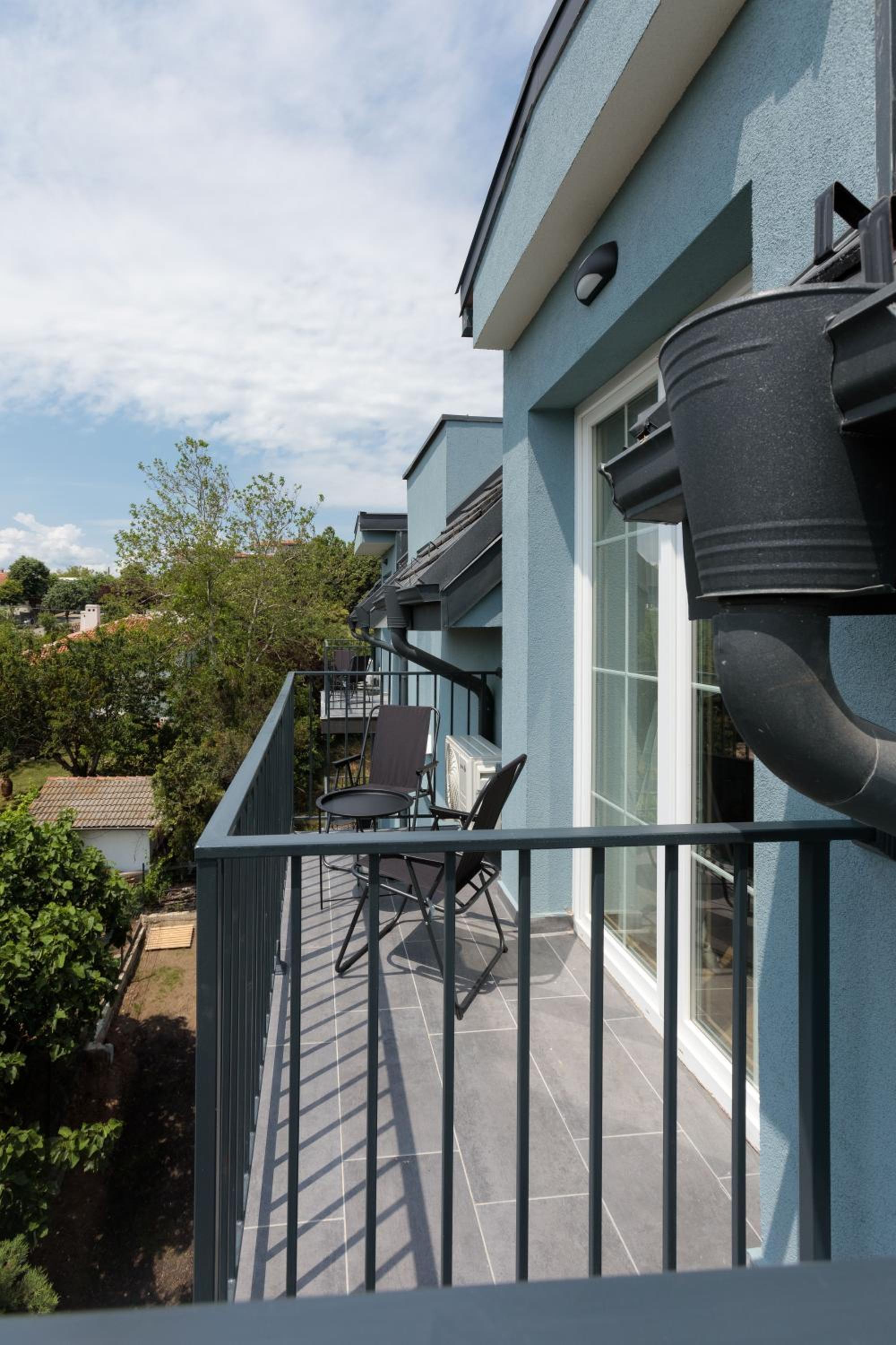 Deluxe Double Room with Balcony photo 2