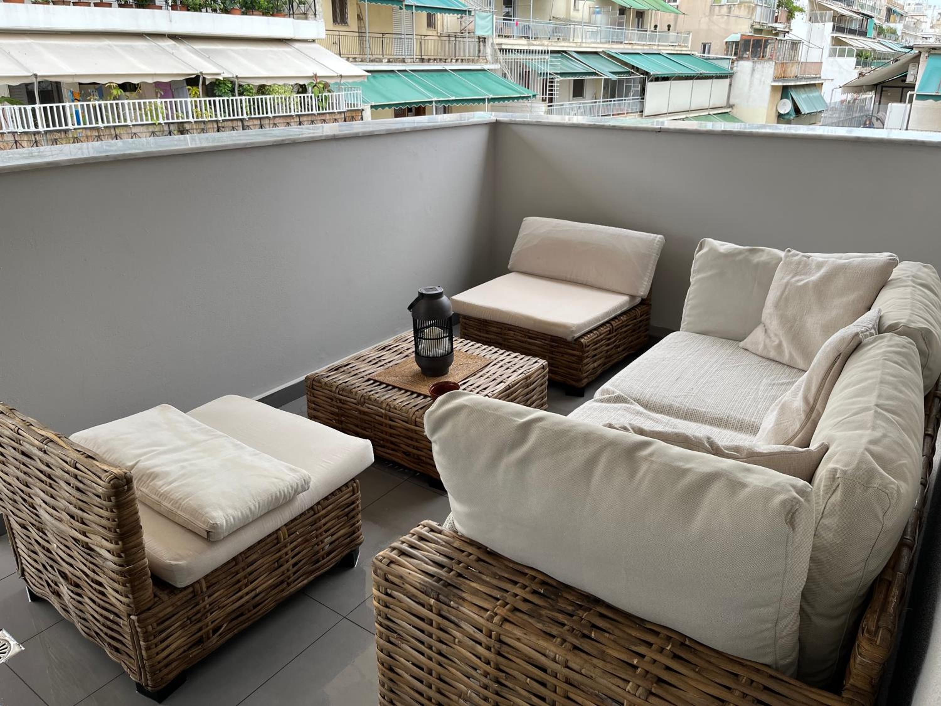 Apartment with Balcony photo 2