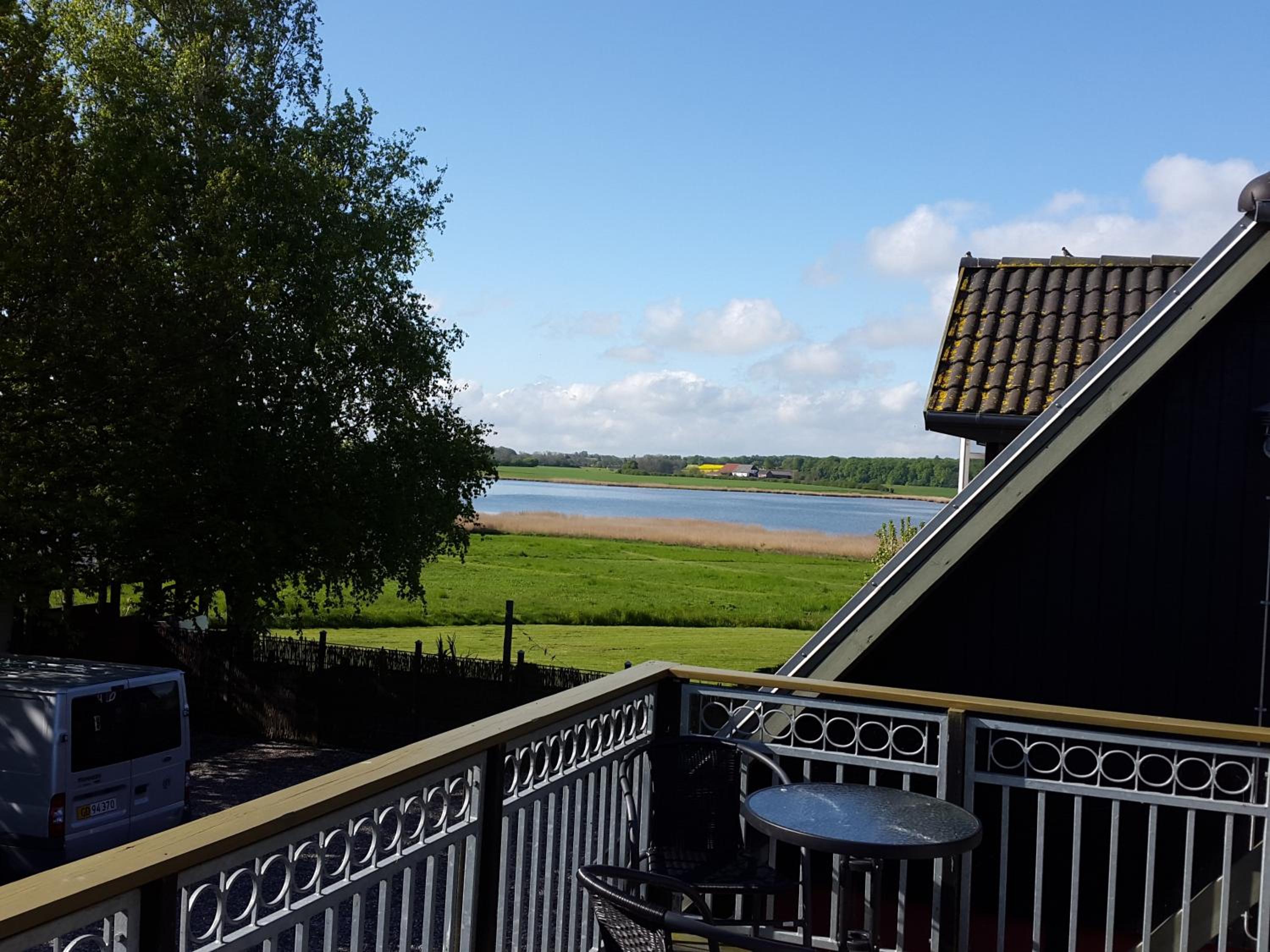 Apartment with Sea View - Photo 10