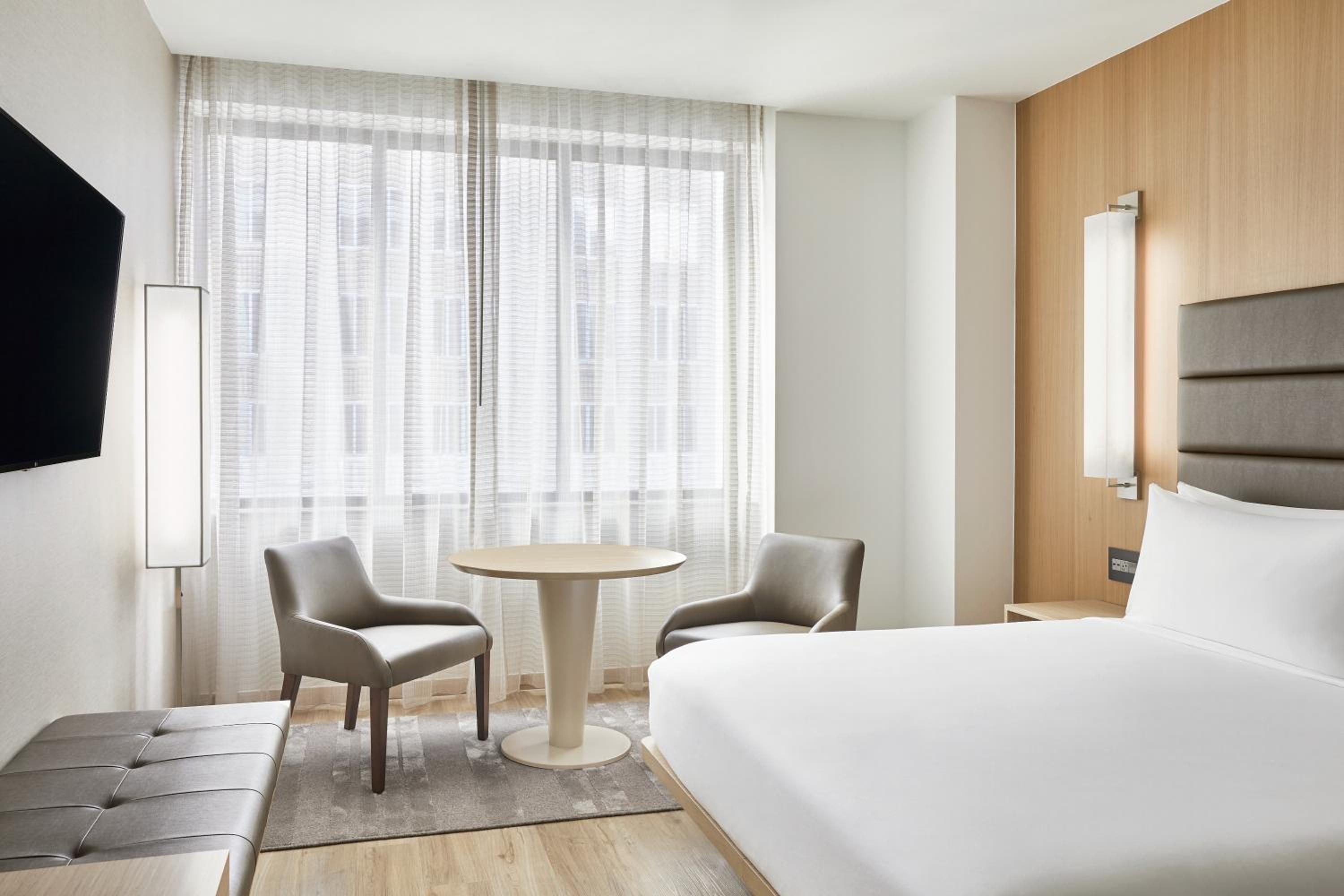 King Room with Adapted Tub - Mobility Accessible at AC Hotel Houston Downtown in Houston