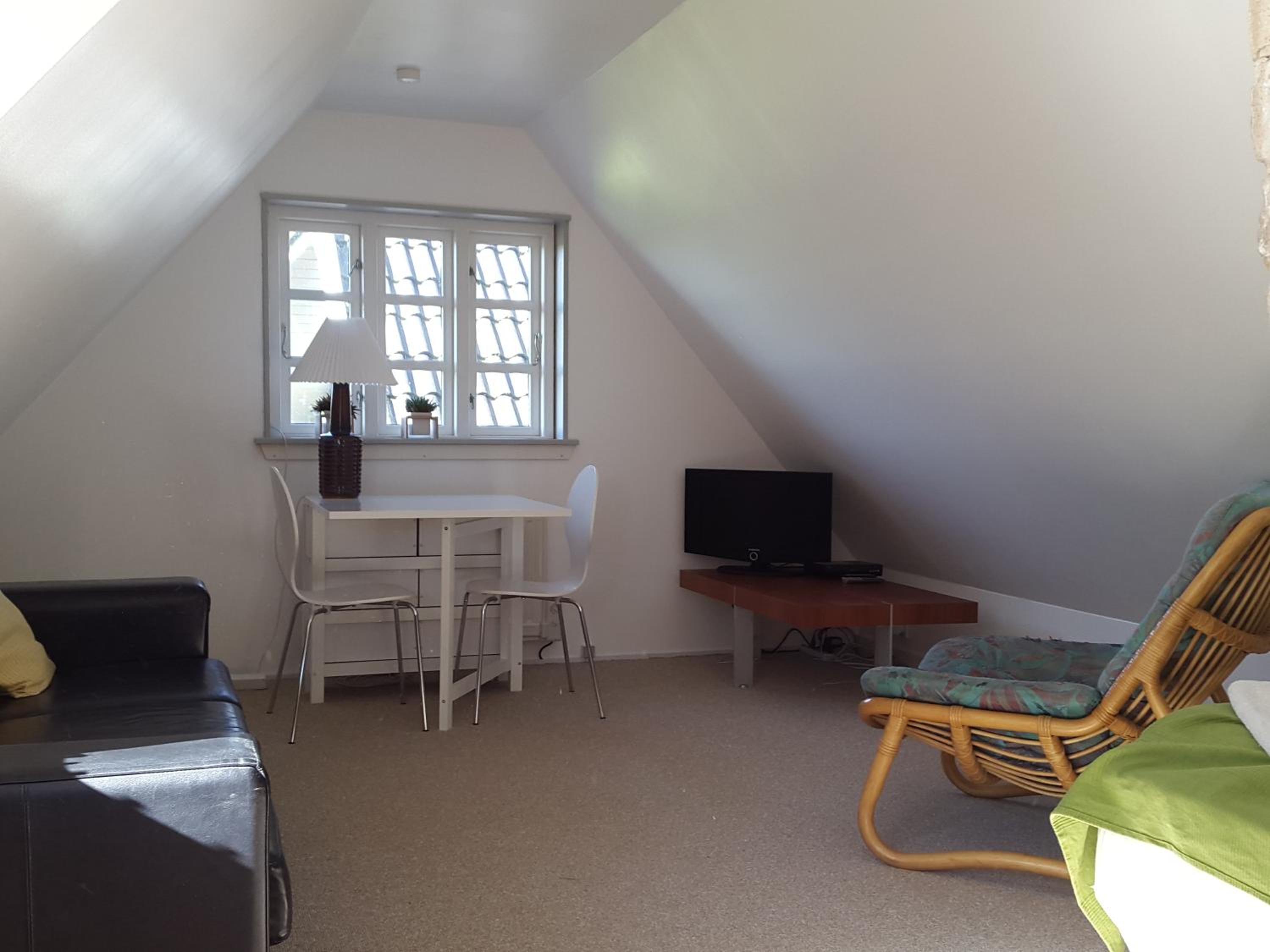 Apartment with Sea View - Photo 7