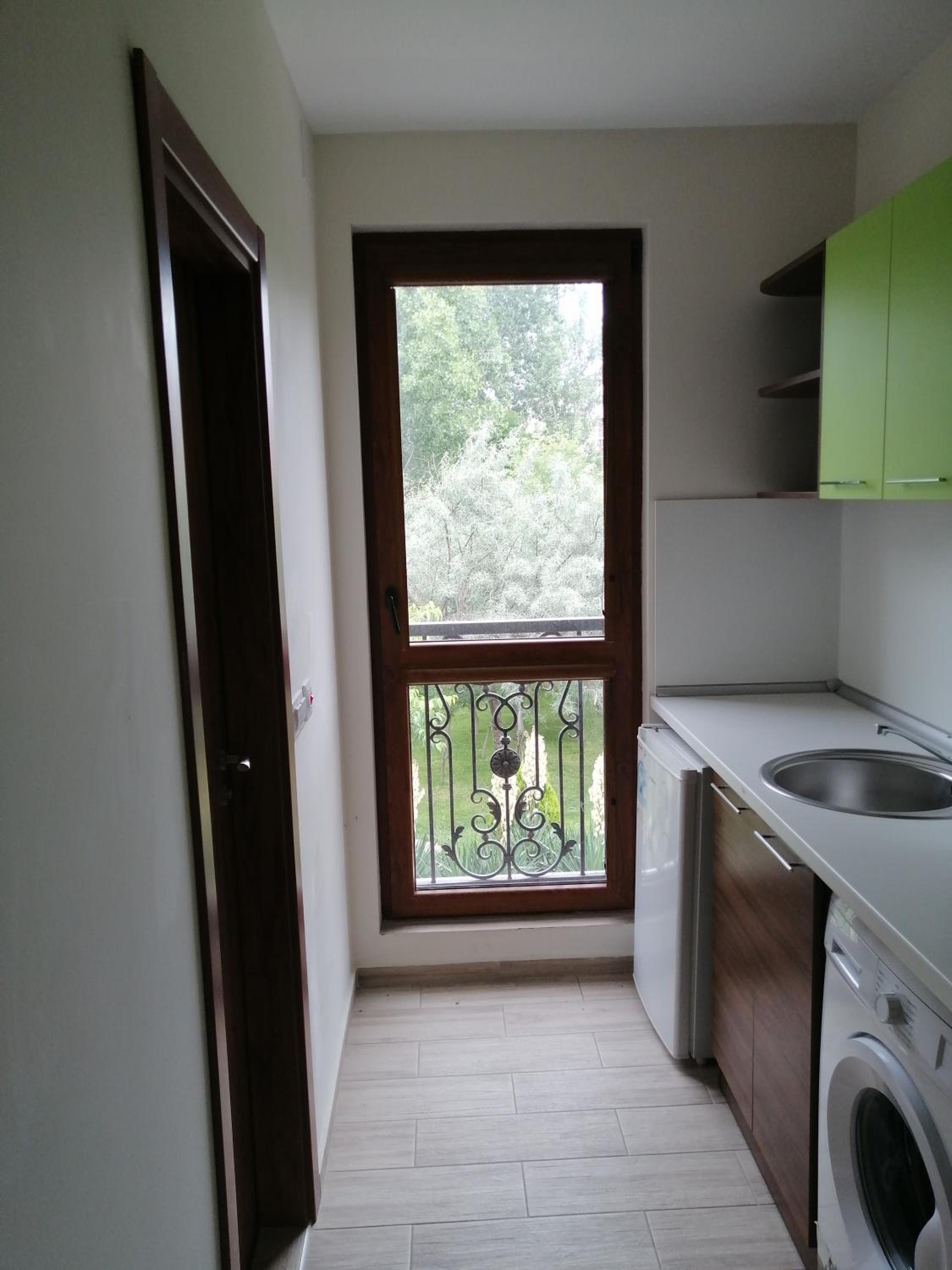 Studio with Balcony photo 3